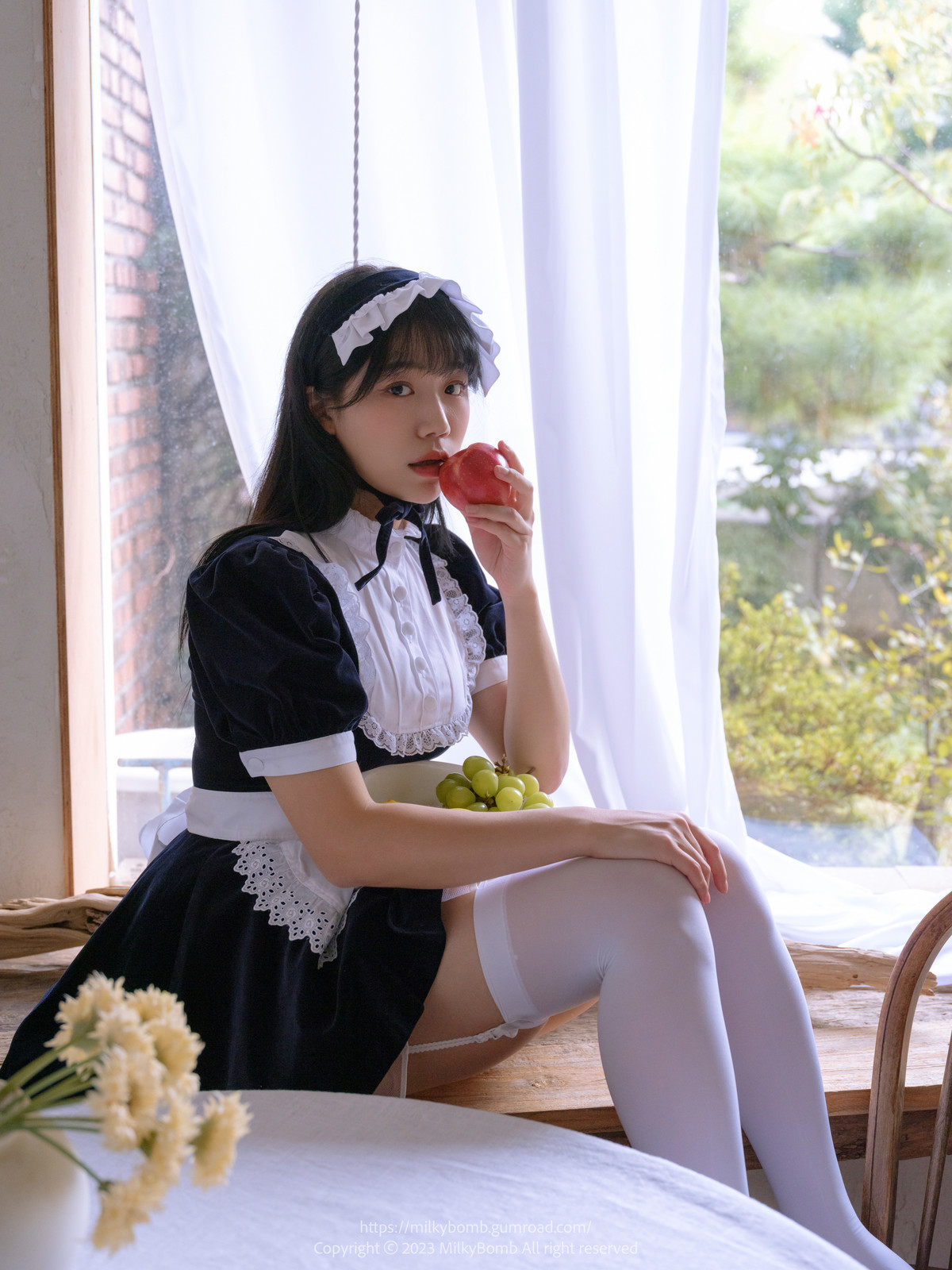 Yui-유이-MilkyBomb-Maid-Set01-10-02