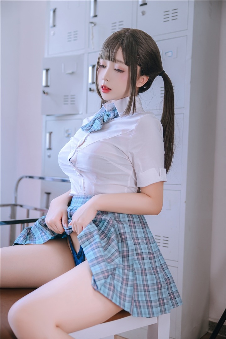 日奈娇---更衣室-195P-195P-215-GB-20240811l-08-14