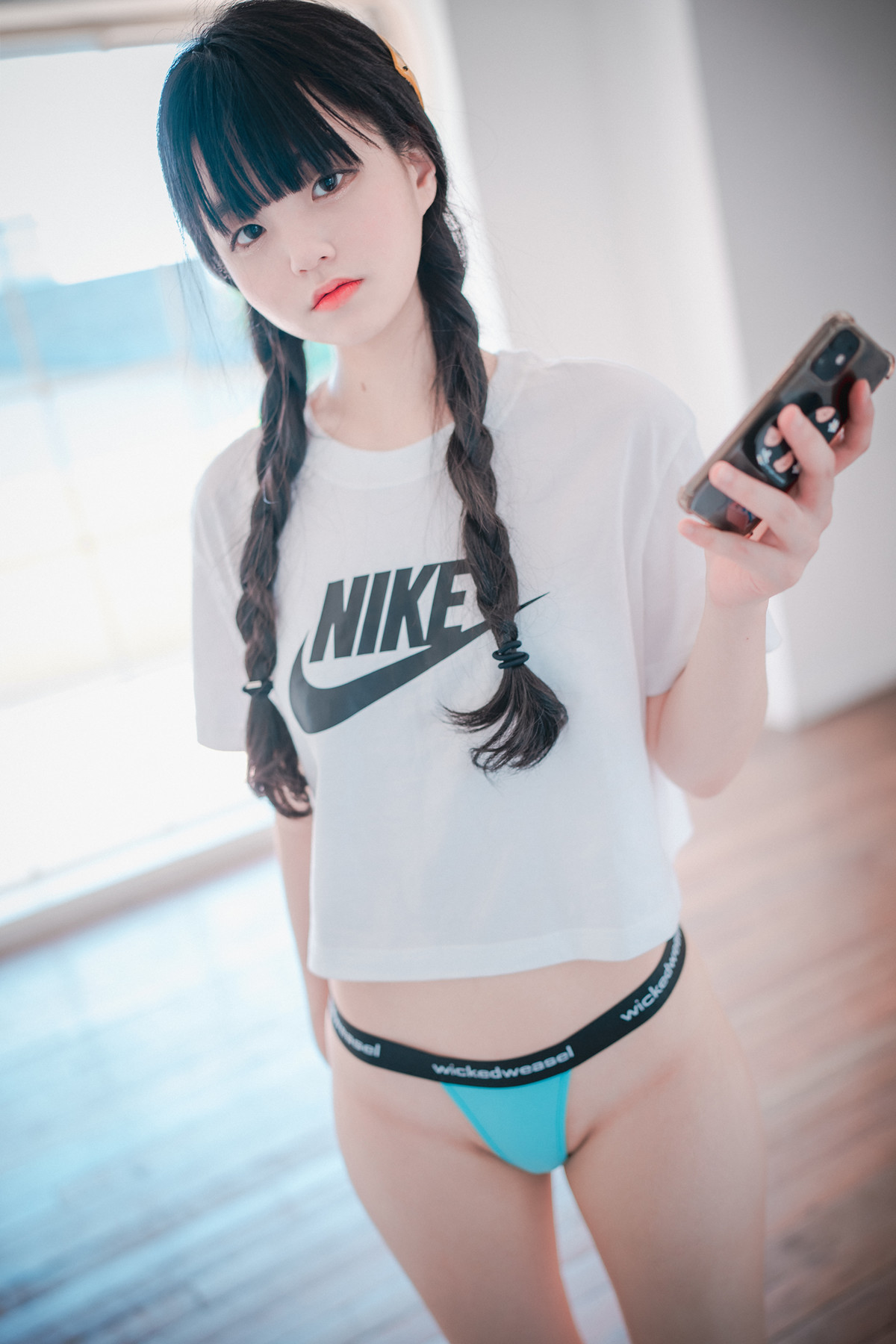 Jeong-Jenny-정제니-DJAWA-8216Loose-and-Tight-Pink8217-Set03-03-20