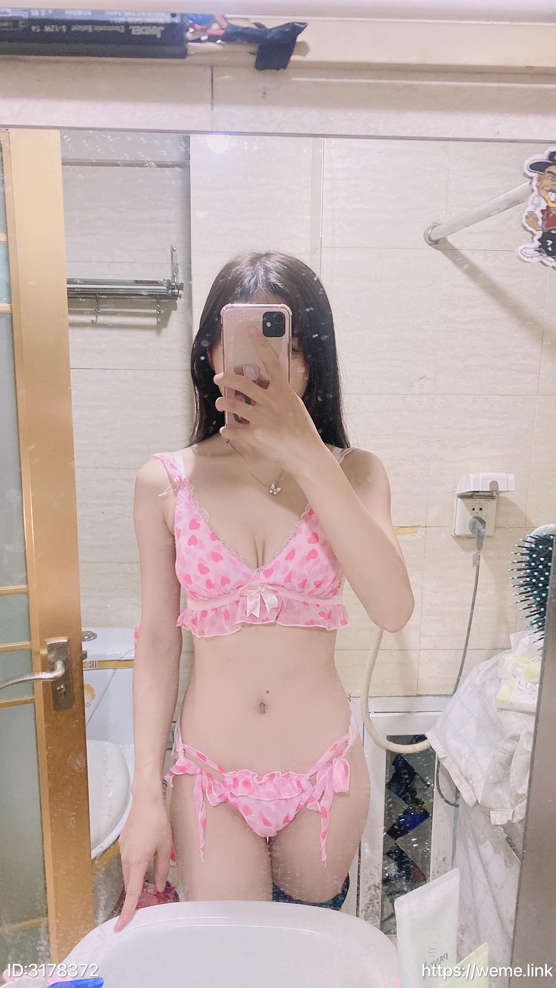 小萌子--NO010-字母黑丝-33P68MB-08-17