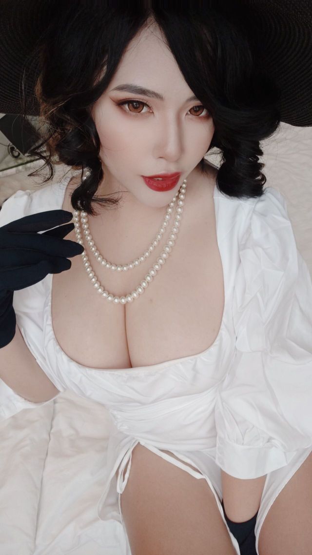 Neppuネップ-Lady-Dimitrescu-38P922MB-12-22