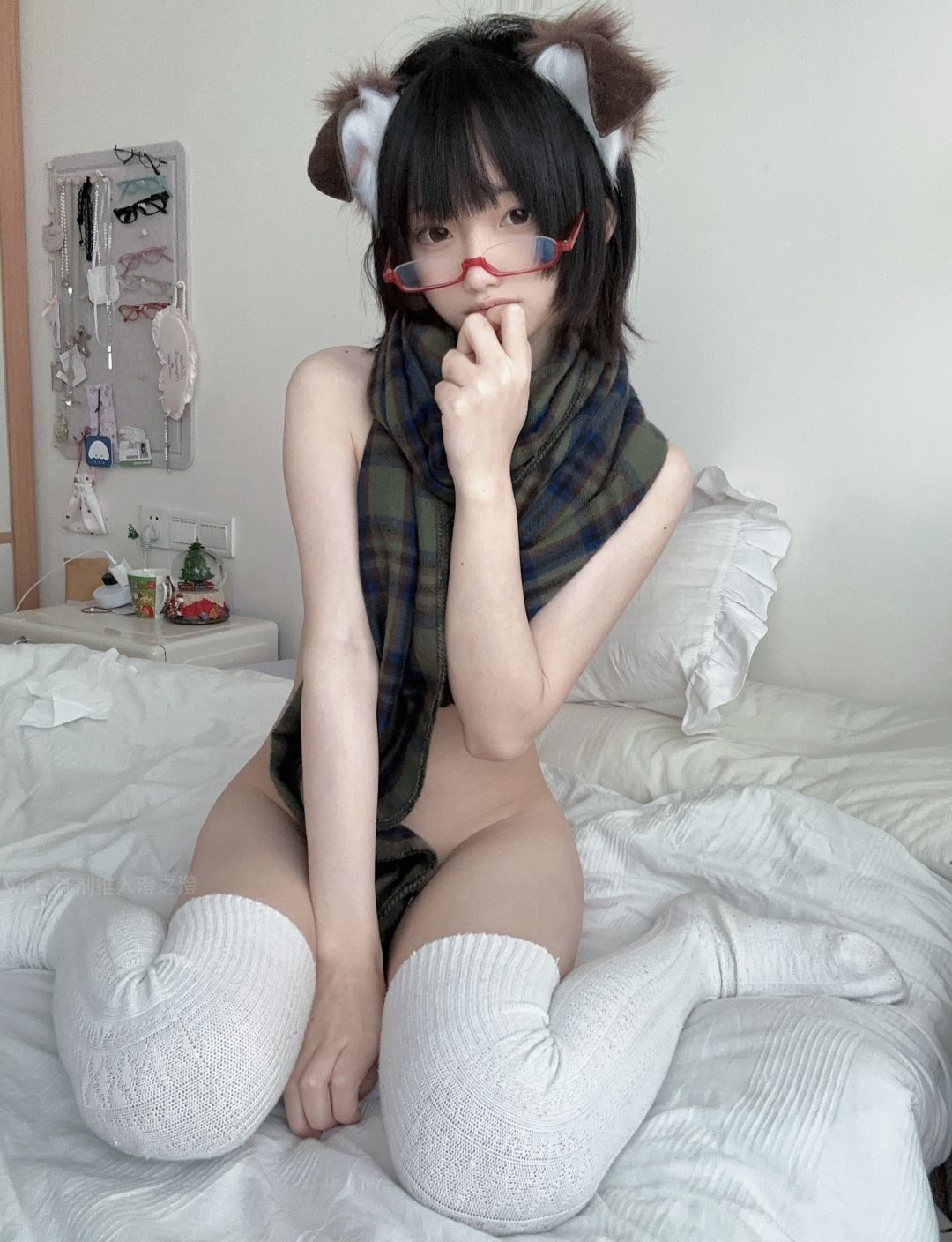 千澄-裸体围巾犬娘-26p-01-27