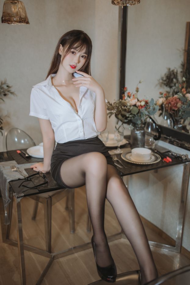 羽生三未---黑丝包臀OL40P-624MB-04-20