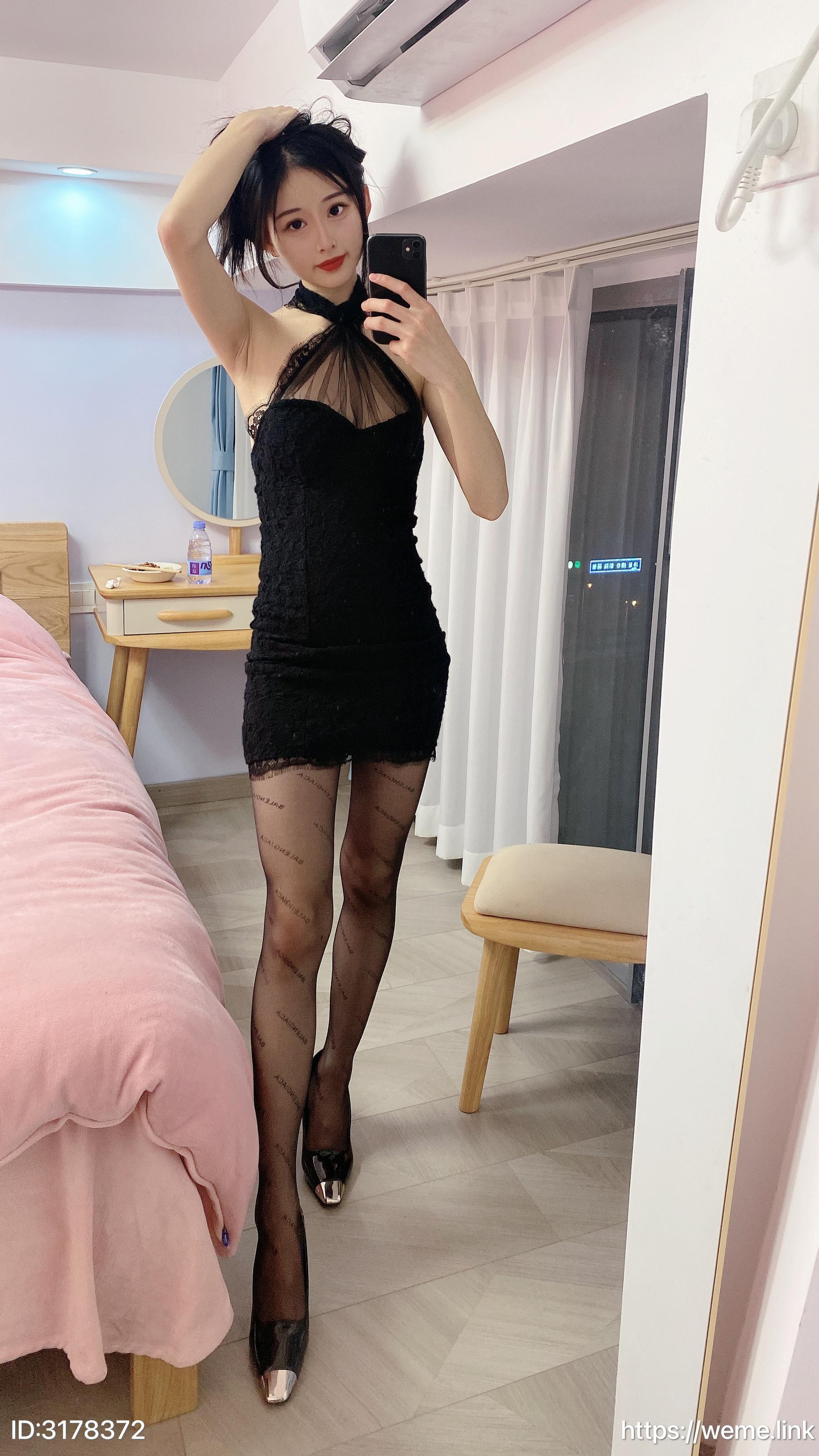 小萌子--NO010-字母黑丝-33P68MB-08-17