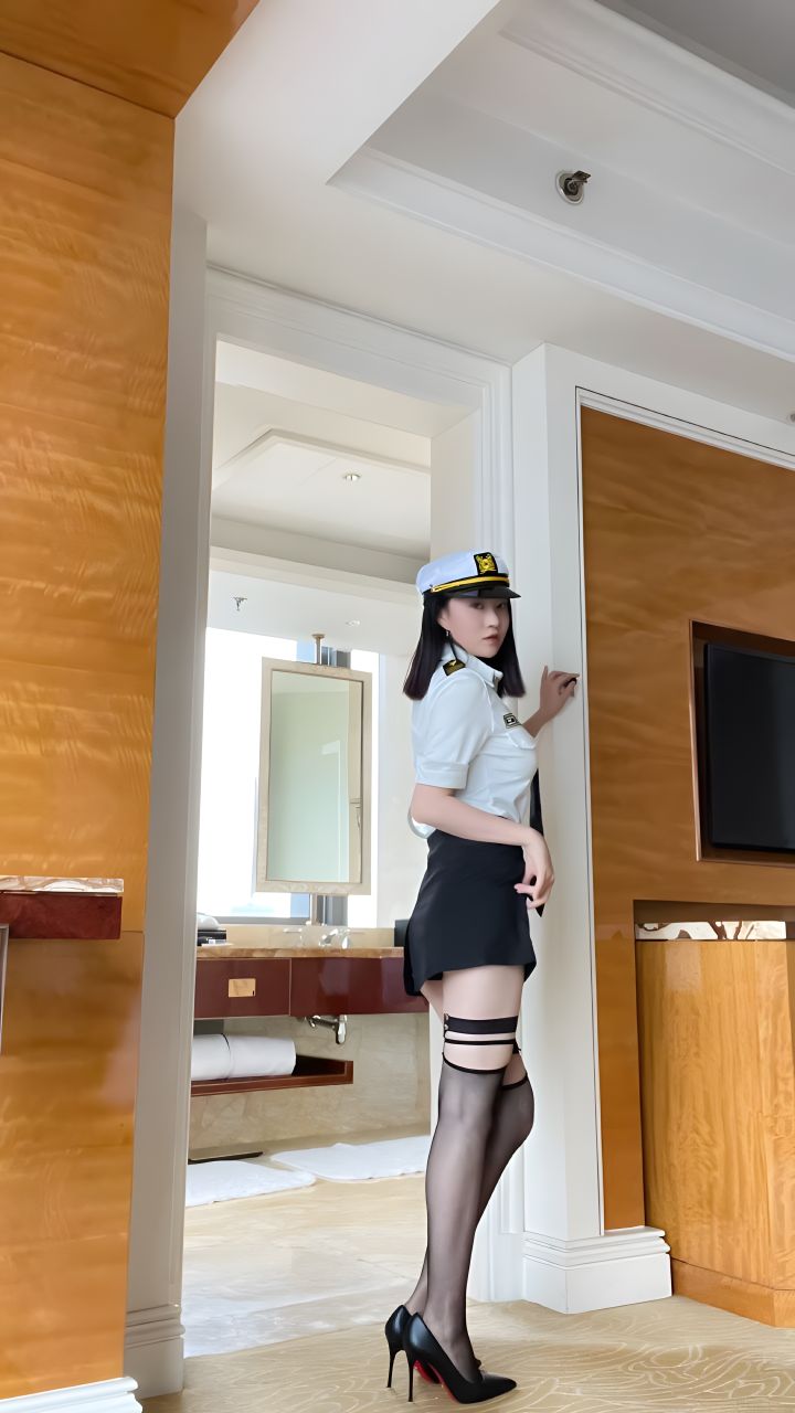 年年---涩女警82P-4665M-01-25