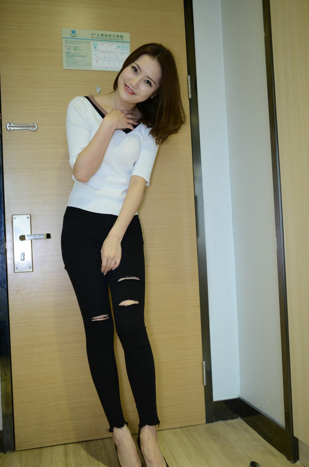 陸模私拍系列-國模楊楊-大尺度私拍套圖-Vol01-04-08