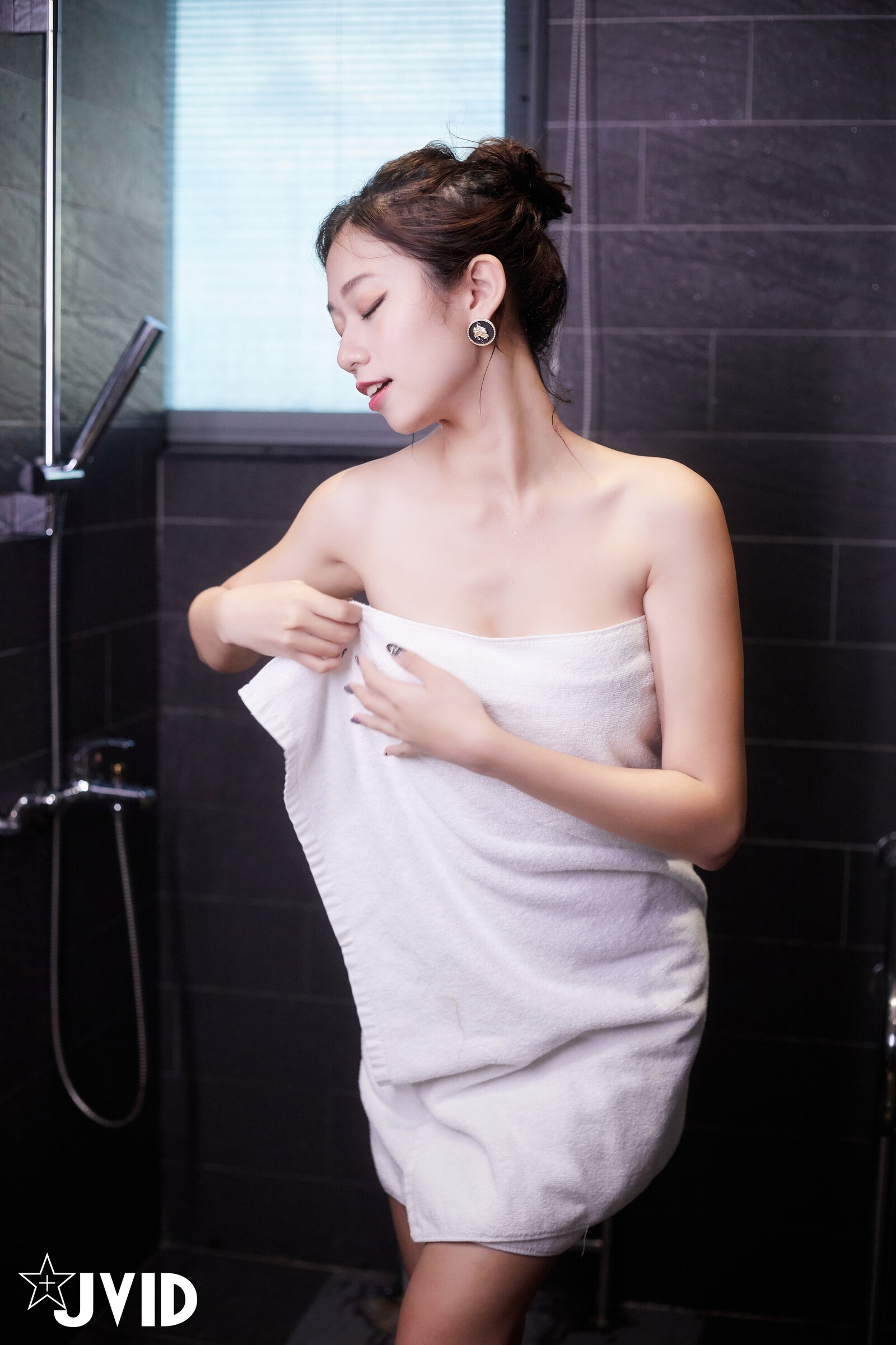 JVID-Verna---偶然的瞬間-機率千分之一-129P-08-31