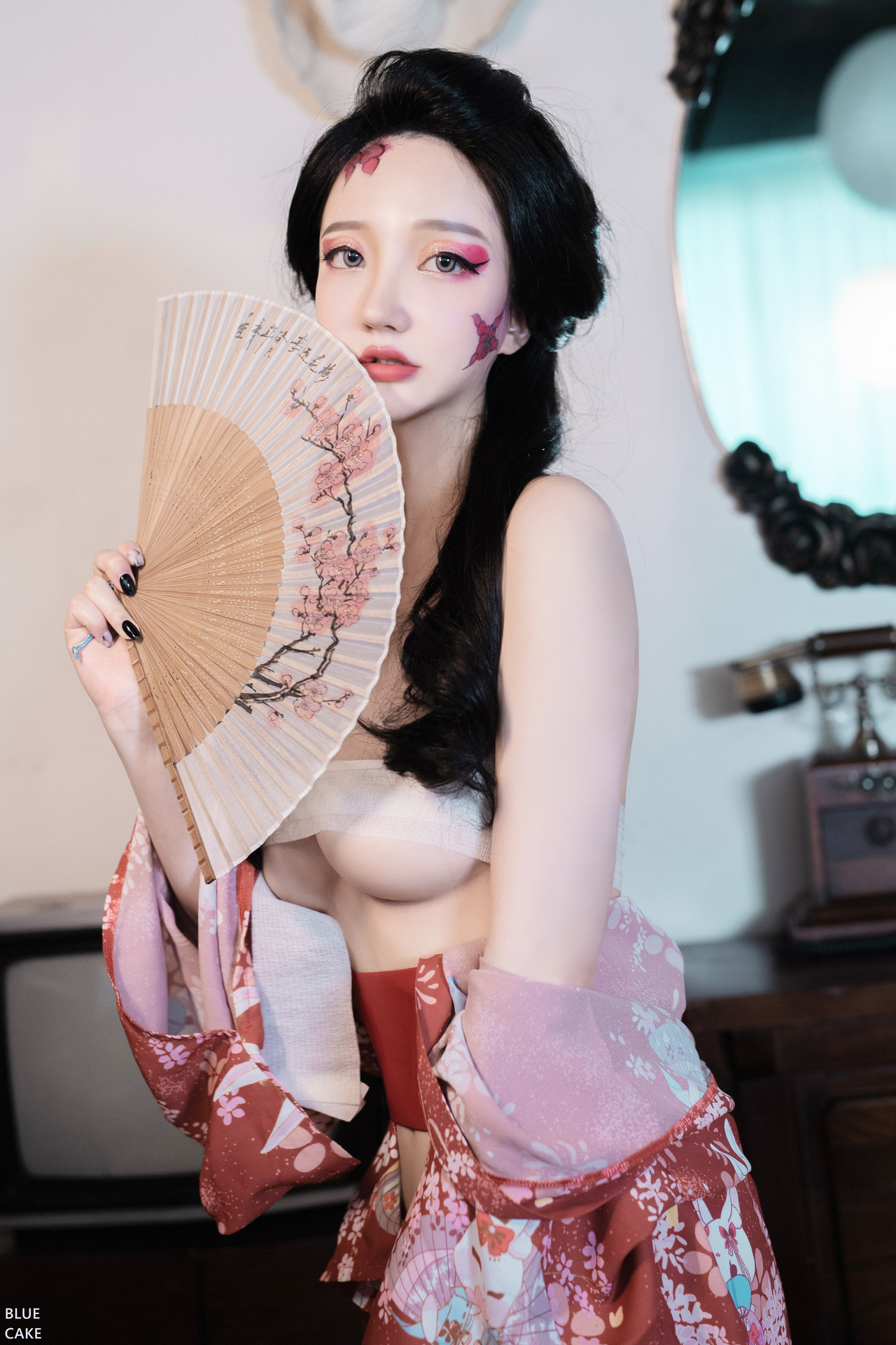 Son-Yeeun-손예은-BLUECAKE-RED-ONI-8211-Set02-02-12