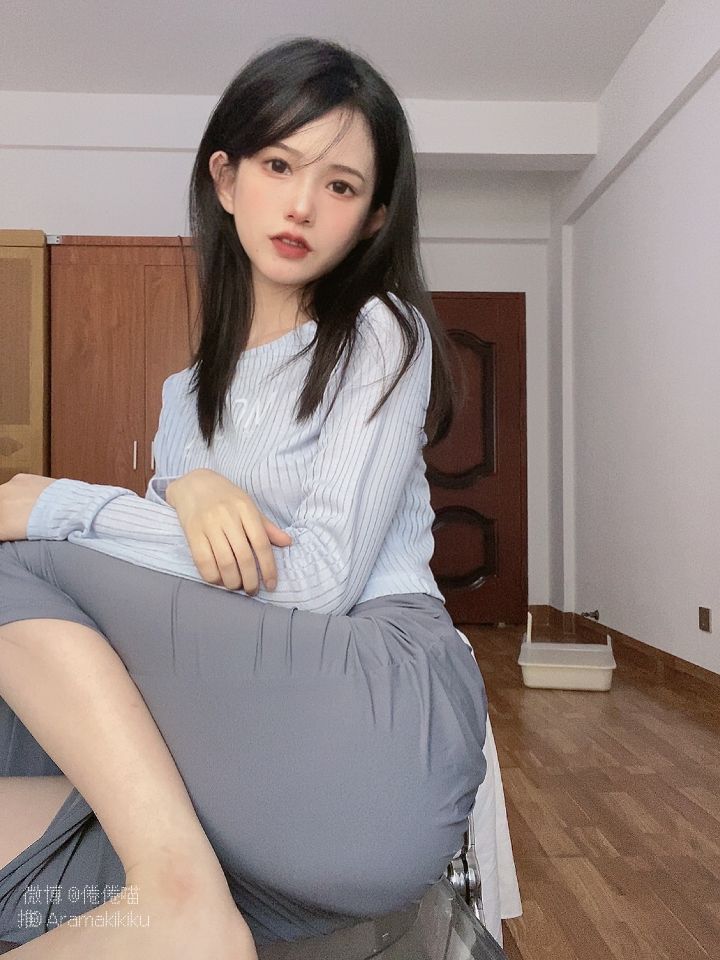 倦倦喵---吉他妹妹-01-16