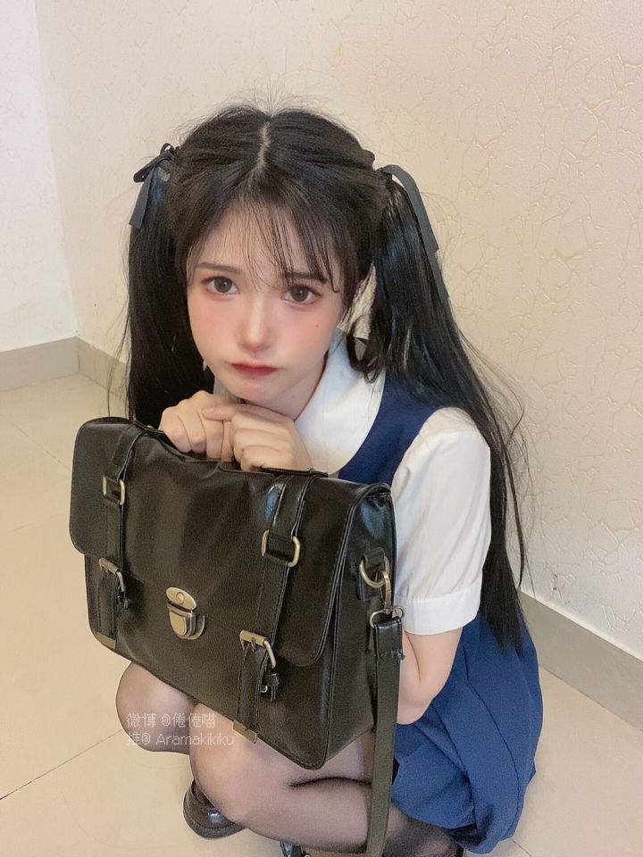 倦倦喵---JK的书包里有什么-01-17