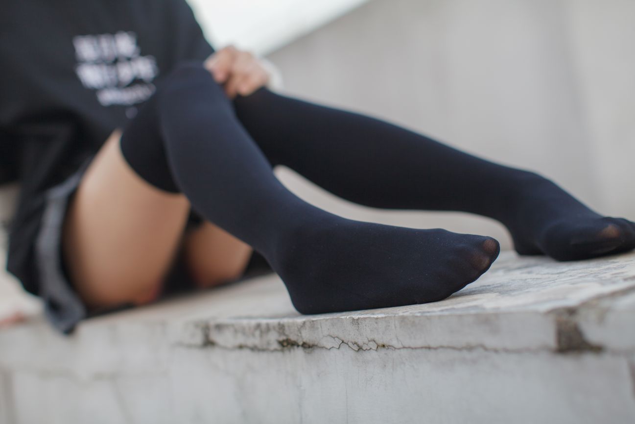 少女秩序写真-EXvol004-天台黑色过膝袜短裙47P-3475M-01-07