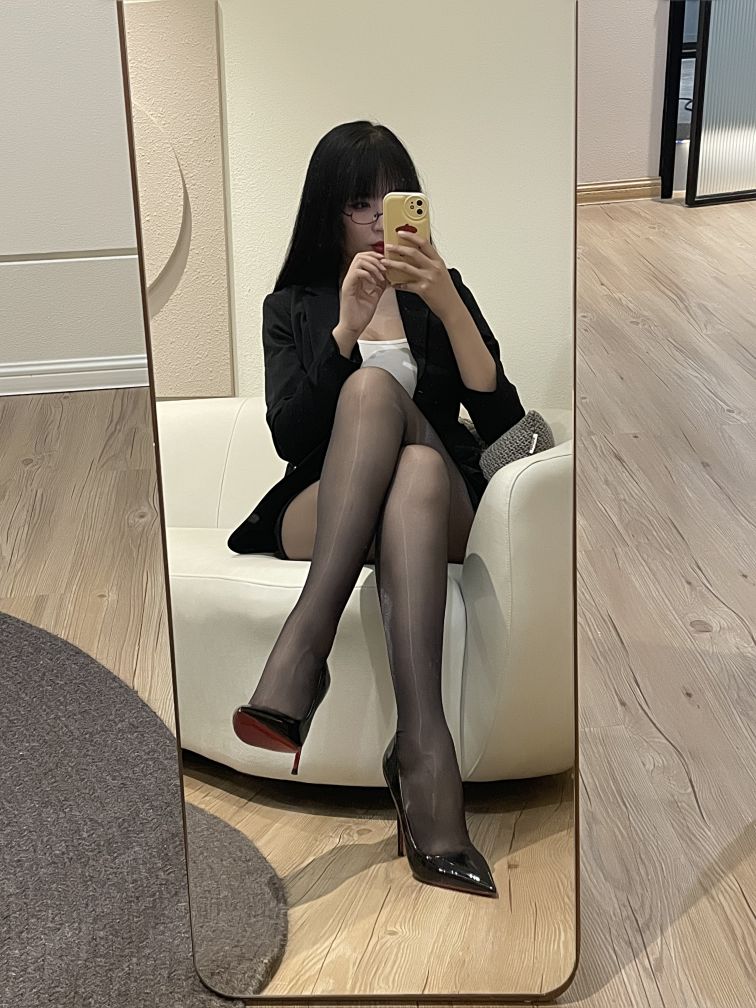 轩萧学姐---下班后OL-72p-253MB-06-18