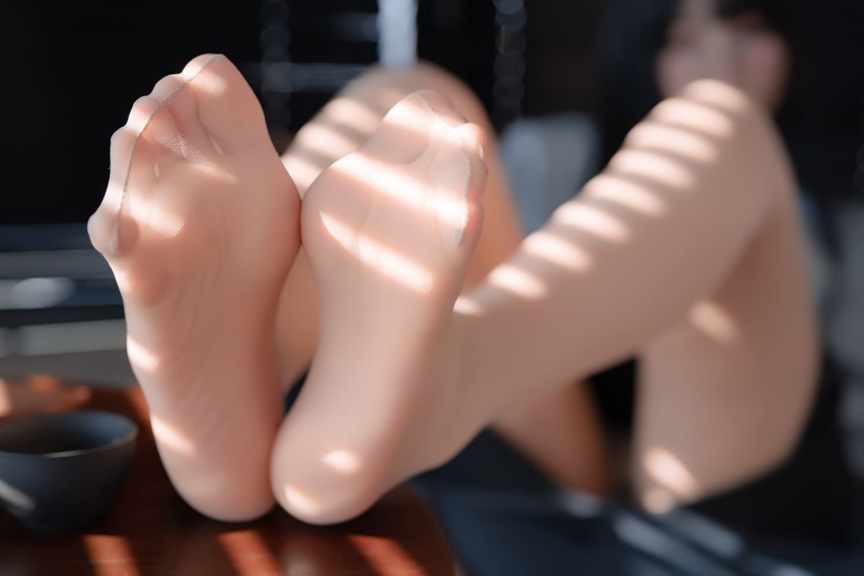 轩萧学姐---蓝裙OL170p4v-147G-06-18