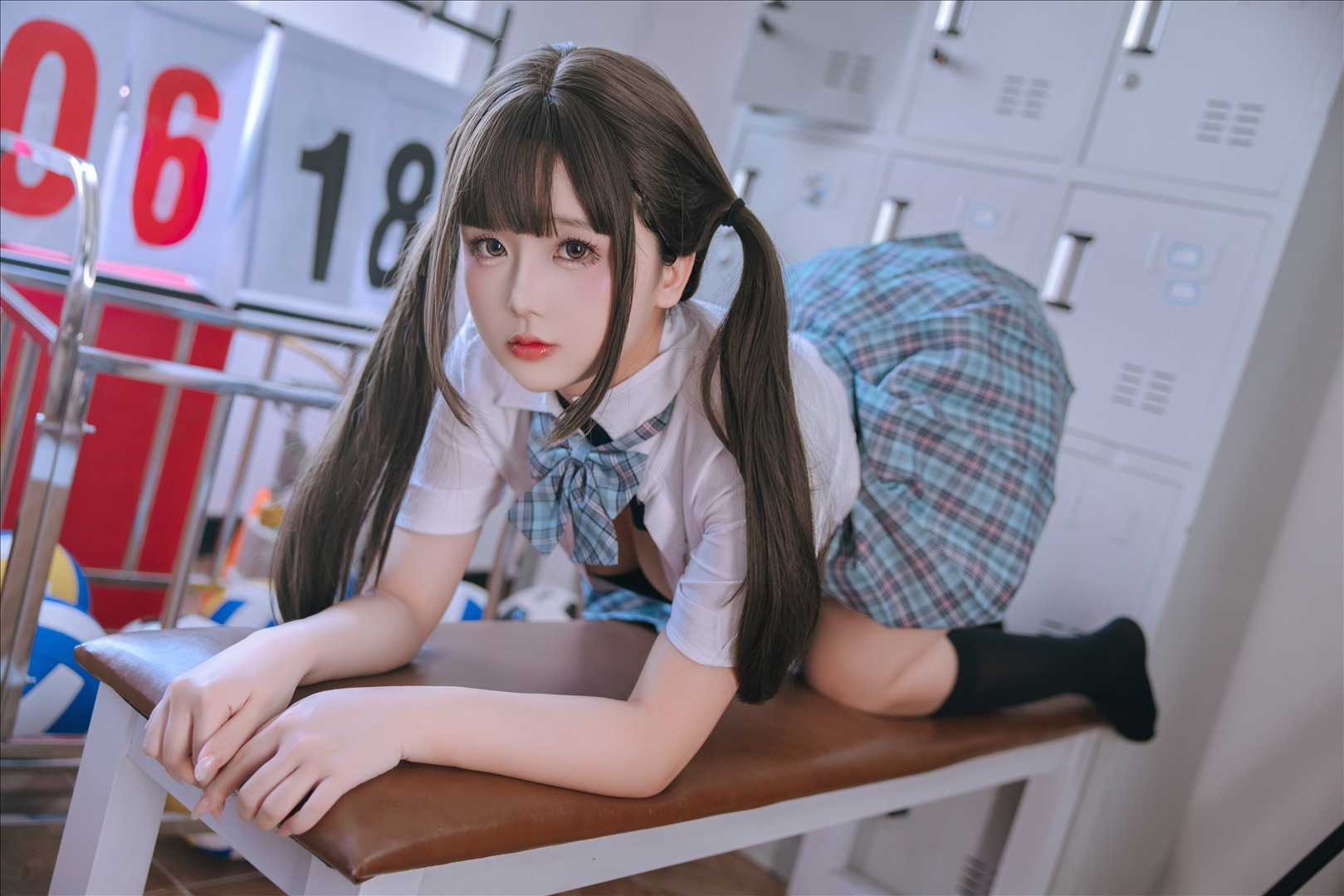 日奈娇---更衣室-195P-195P-215-GB-20240811l-08-14