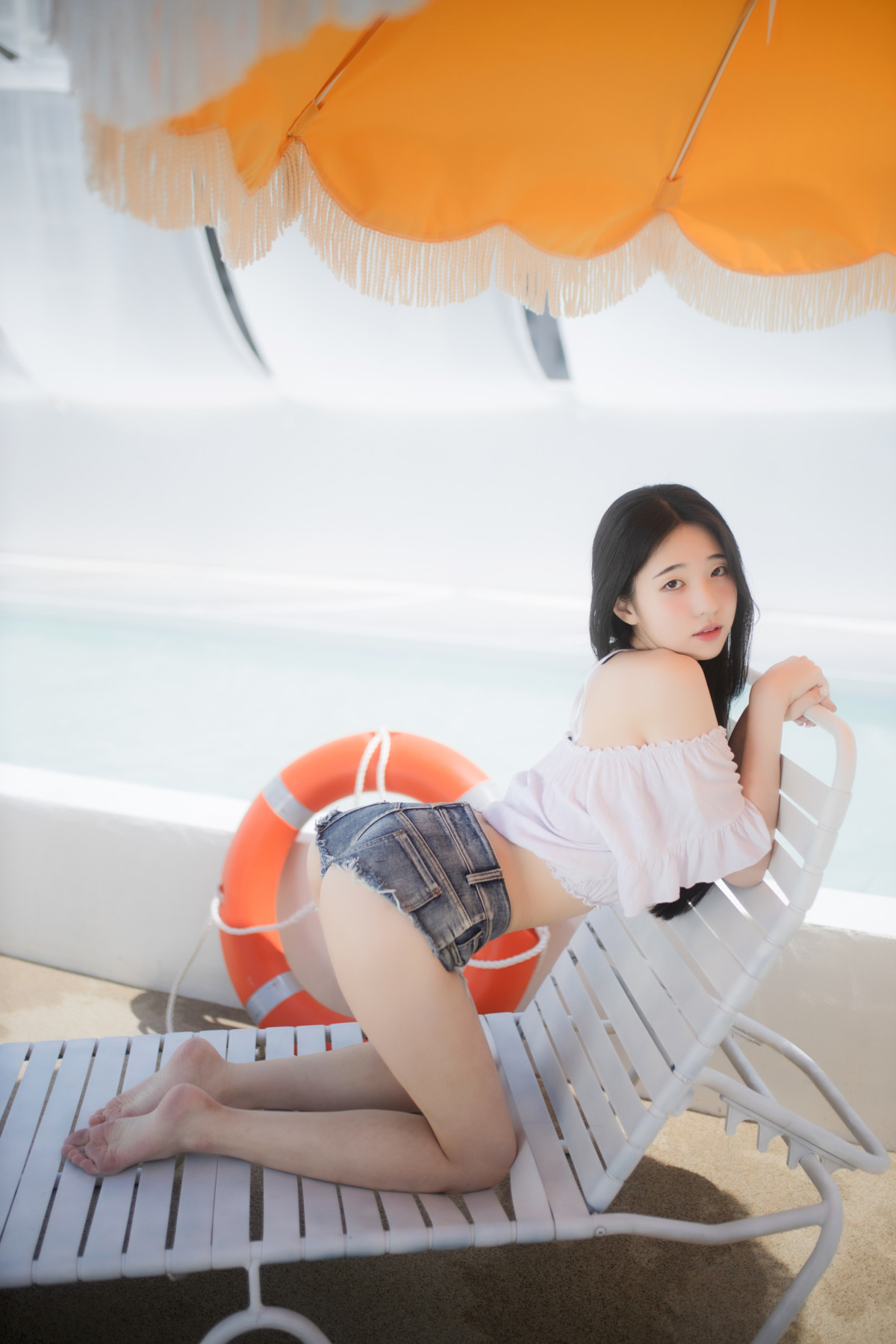 Yeon-Woo-연우-Mini-Photobook-8220Vacation8221-10-03