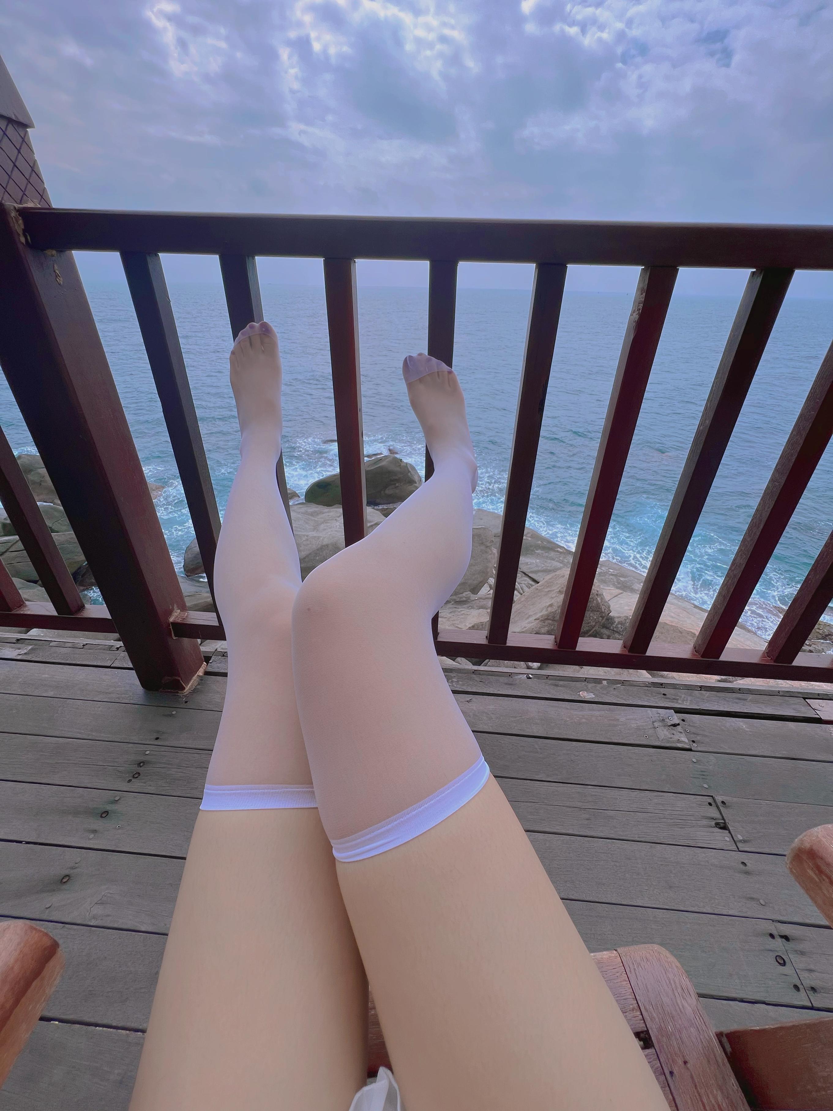 036纪念小小v5--微密圈系列-天空不作美17P83MB-08-29