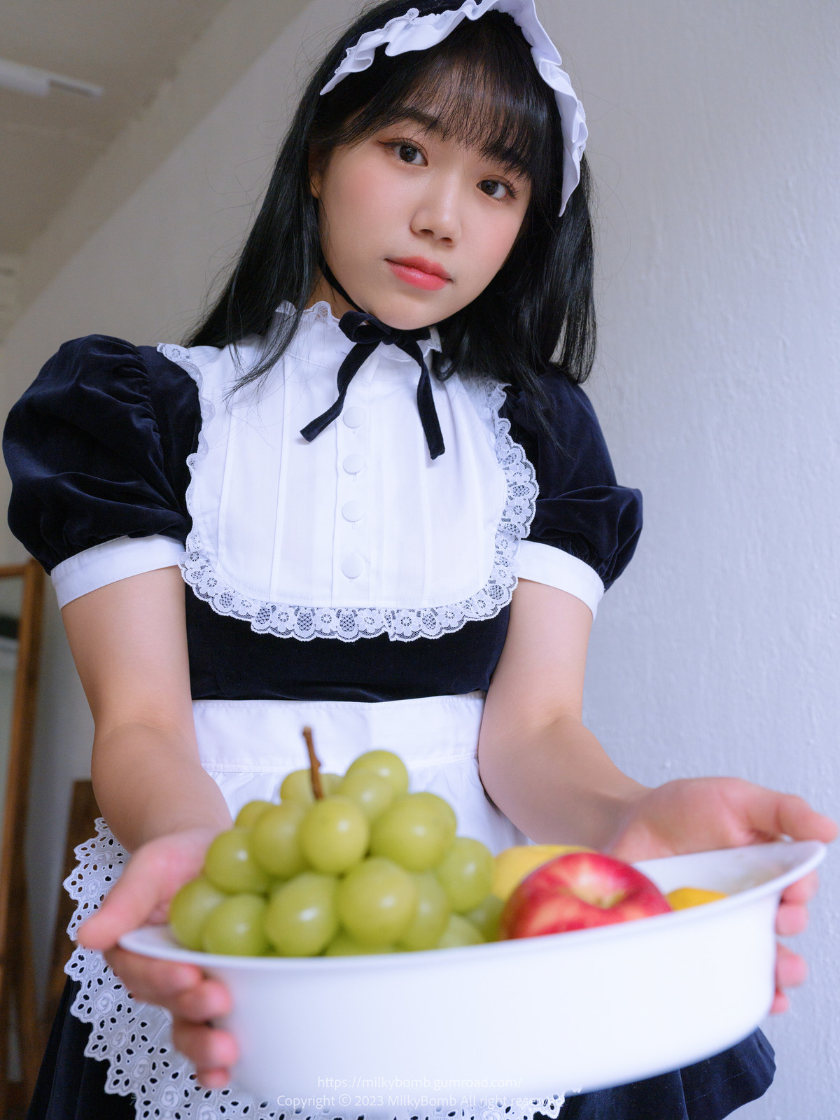 Yui-유이-MilkyBomb-Maid-Set01-10-02