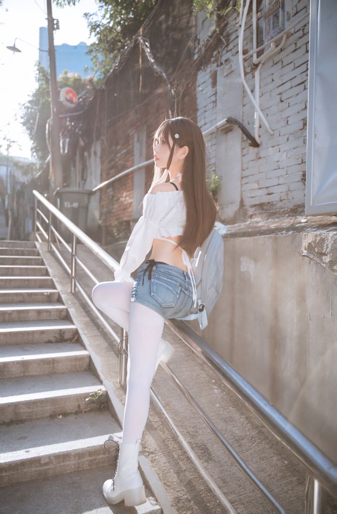 萌芽儿o0-邻家小恶魔-47P1V-426MB-03-18