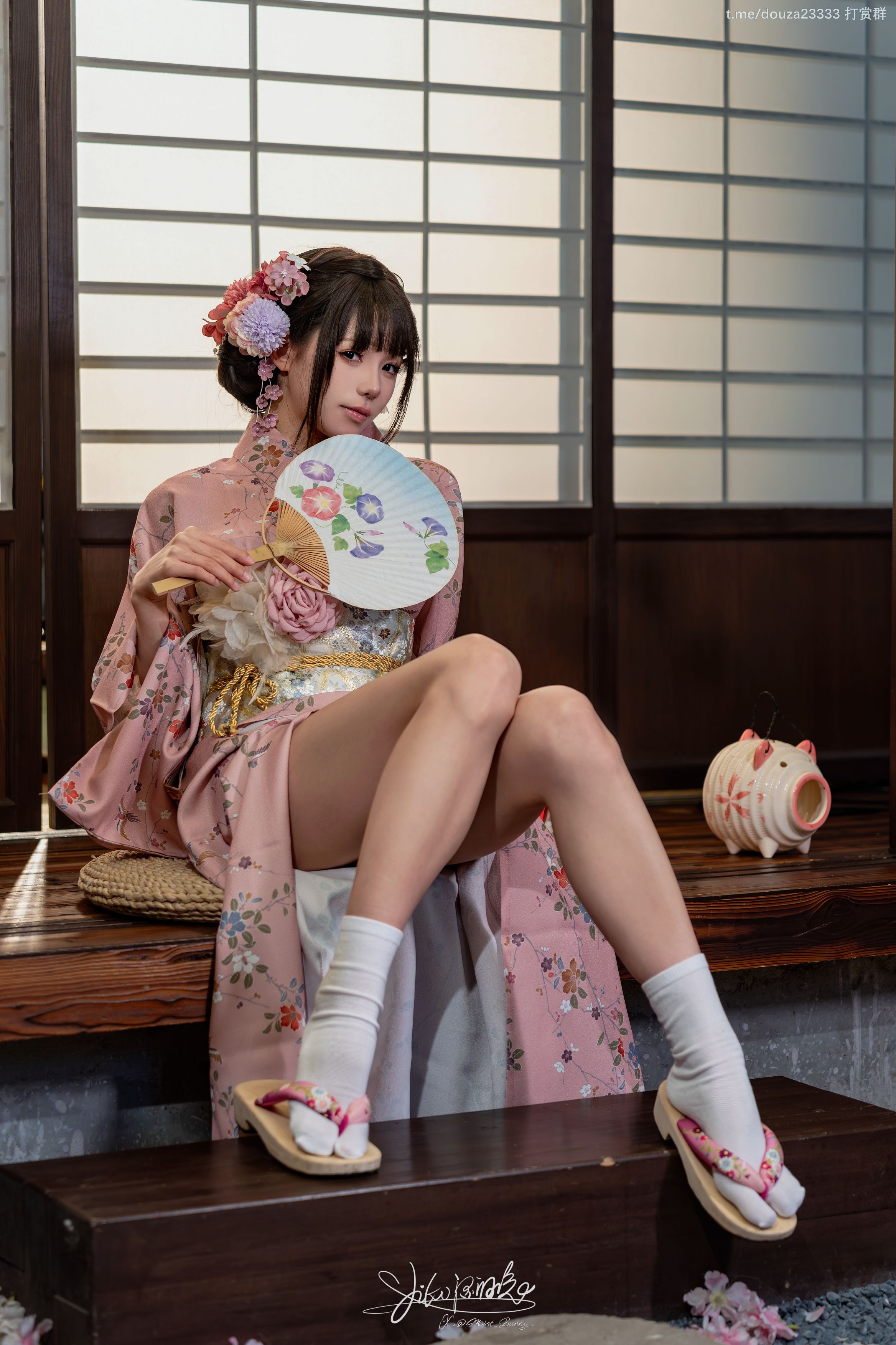 Yiko湿润兔-8月作品温泉の女将77P1V-燕无歇8月31打赏群资源-08-30