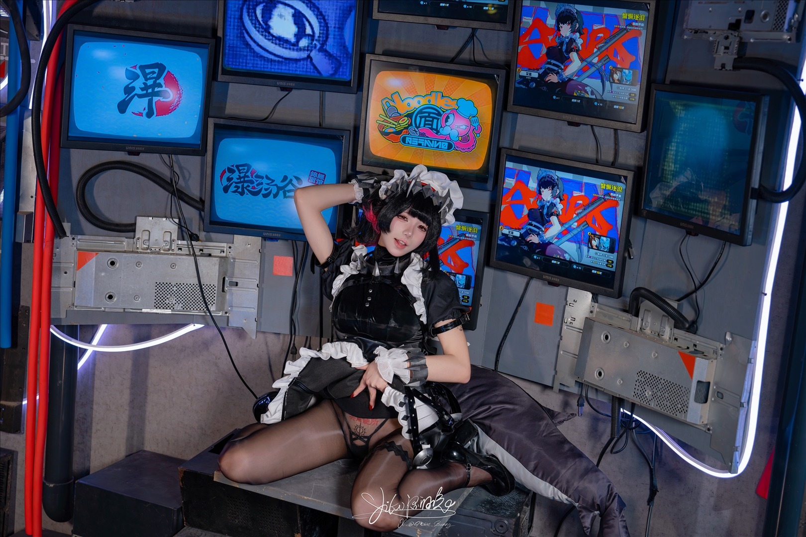 咬一口兔娘---24年8月作品慵懒逐浪-艾莲乔Summertime-79P1V-79P-1V-134-GB-20240901af-09-03