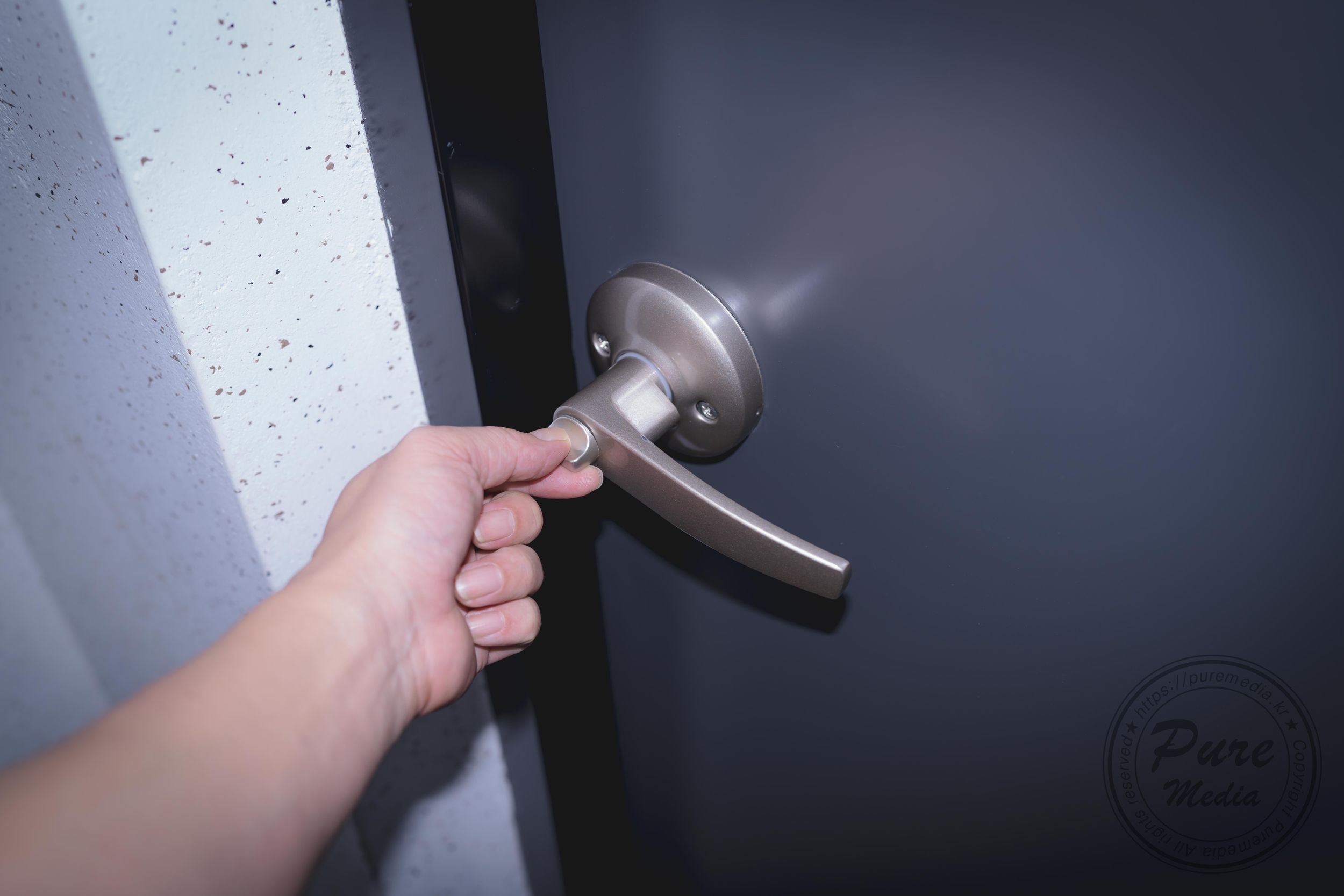 Pure-Media-Vol265-Yeha-예하---Hungry-Bitch-in-The-Stairwell-203P-08-17