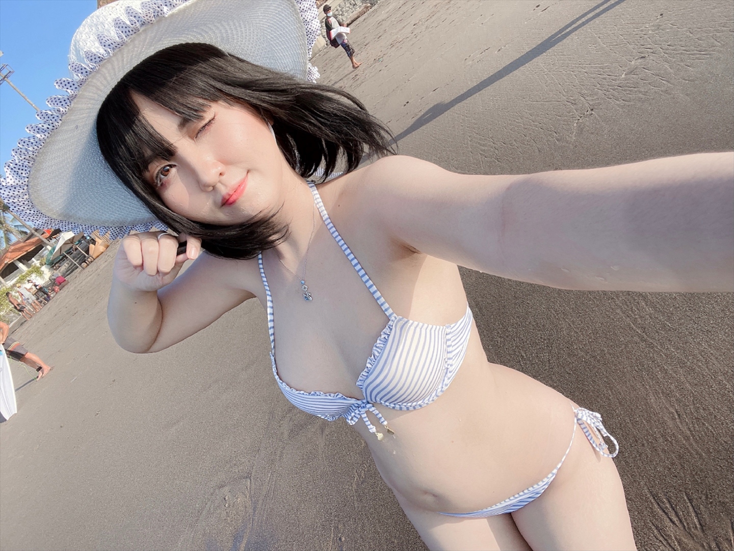 Azulacan---White-Bikini-20240819b-22P-5958-MB-08-20