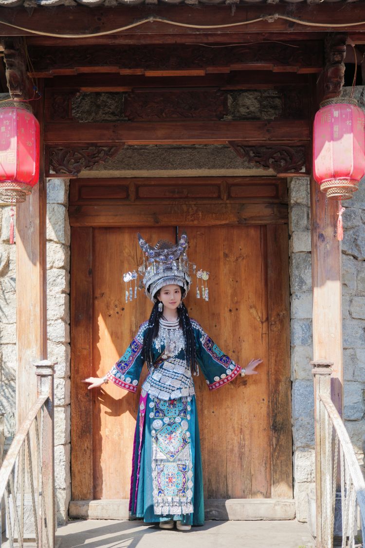 年年---苗疆少女50P-333M-01-24