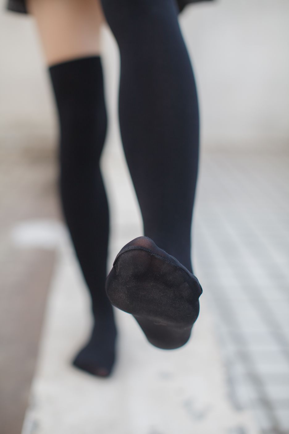 少女秩序写真-EXvol004-天台黑色过膝袜短裙47P-3475M-01-07