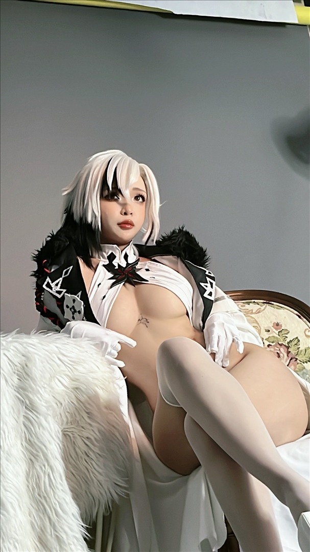 Umeko-J---Arlecchino-146P-189-GB-20240815e-08-17