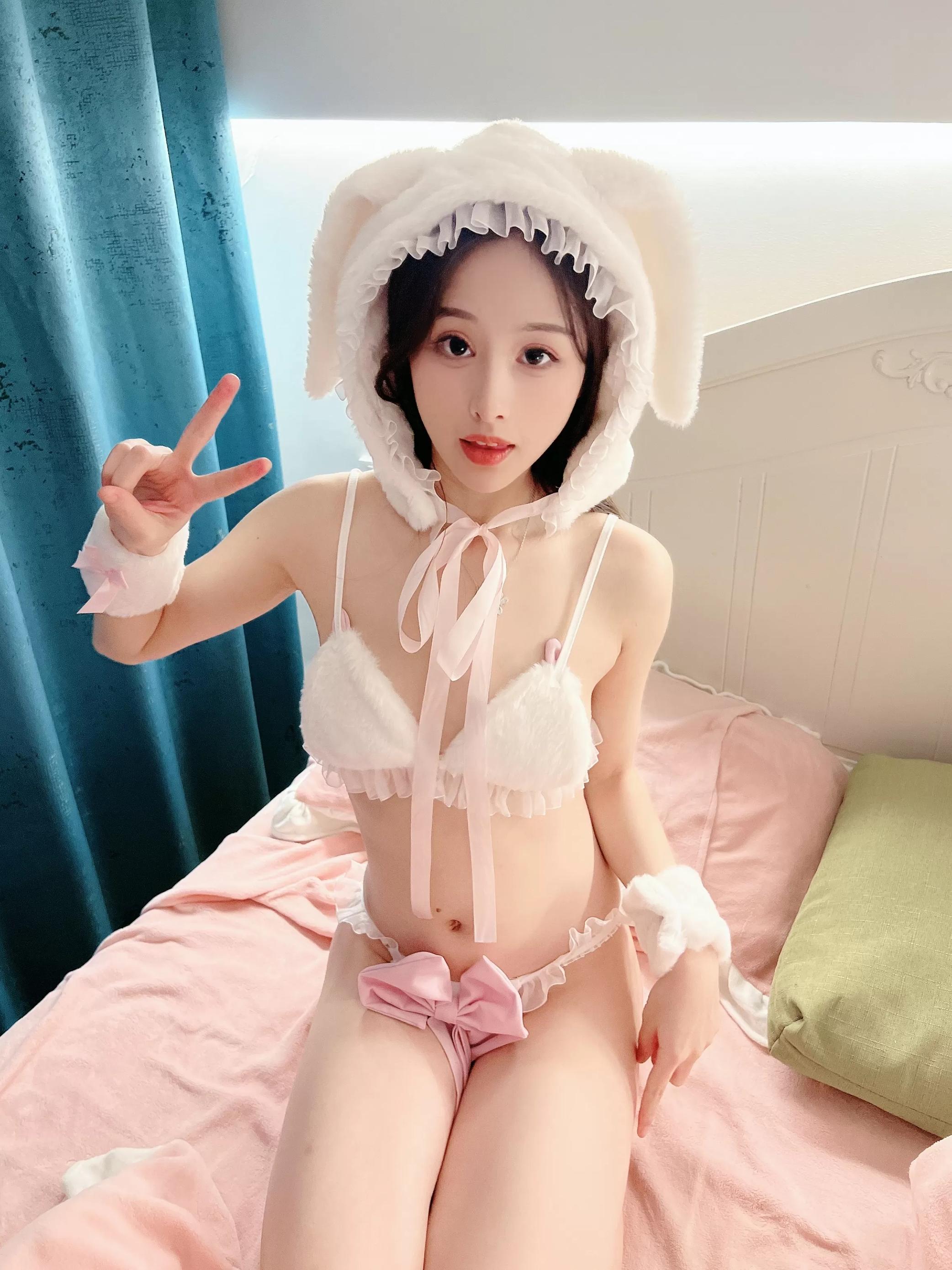 小萌子---NO005-小白兔-32P81MB-08-17