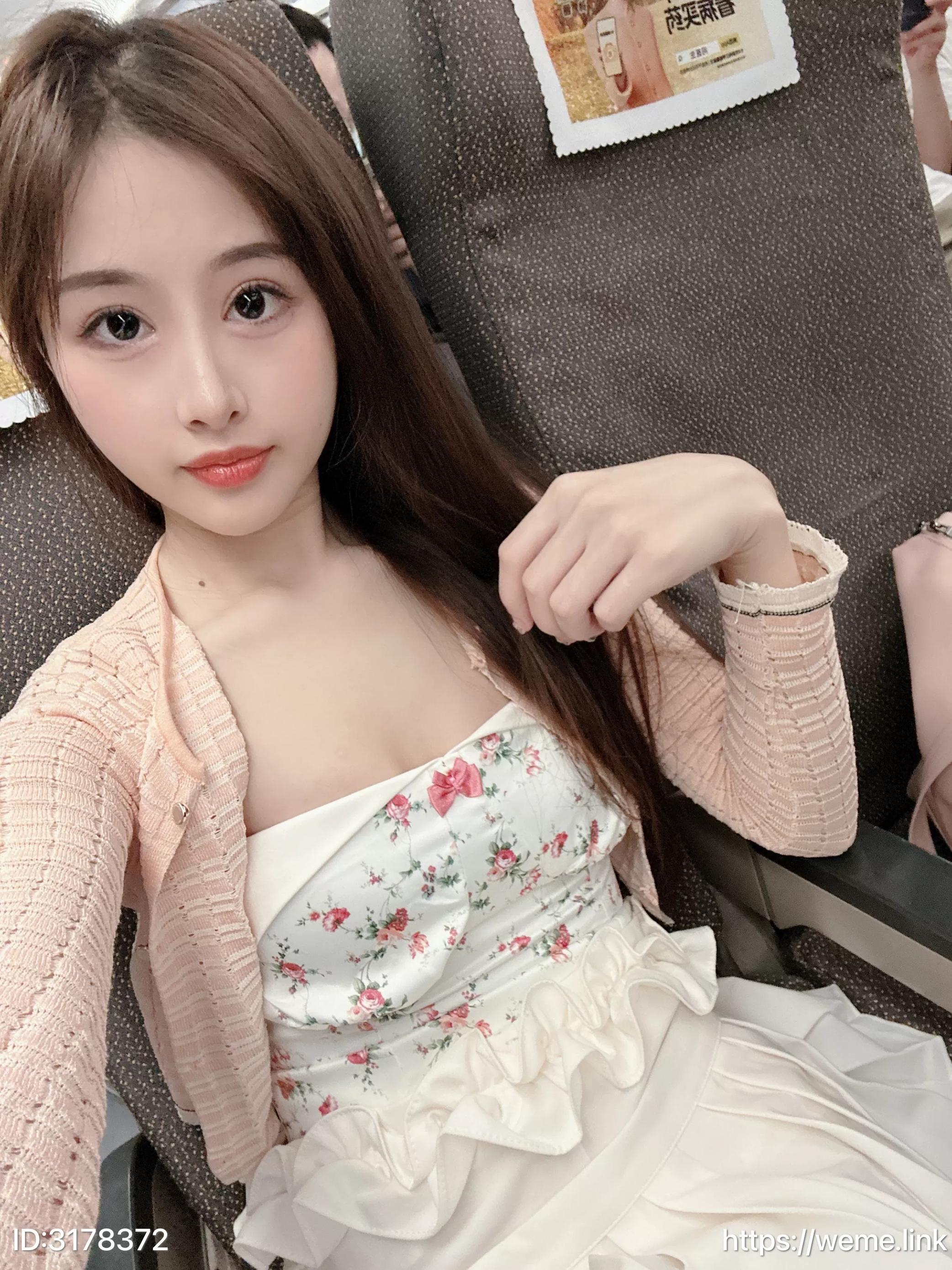 小萌子---NO001-高铁上-28P90MB-08-17