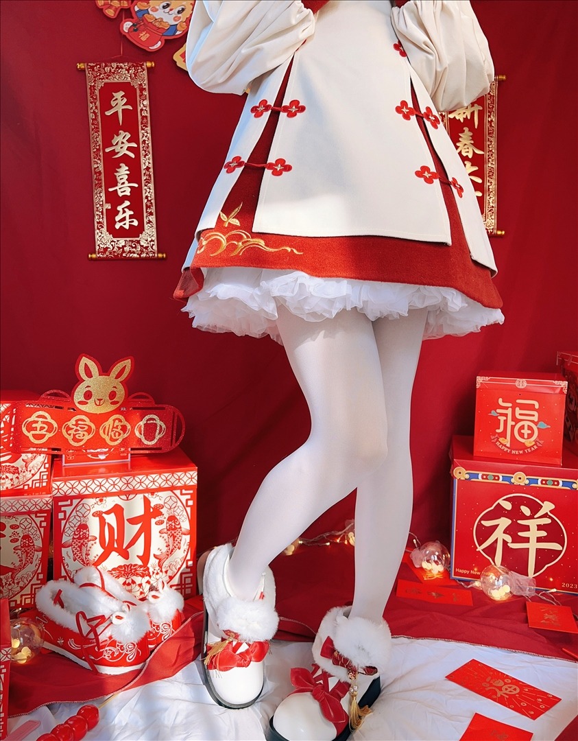 白丝奶糖酱---新年女仆-108P-108P-38759-MB-20240824j-08-25