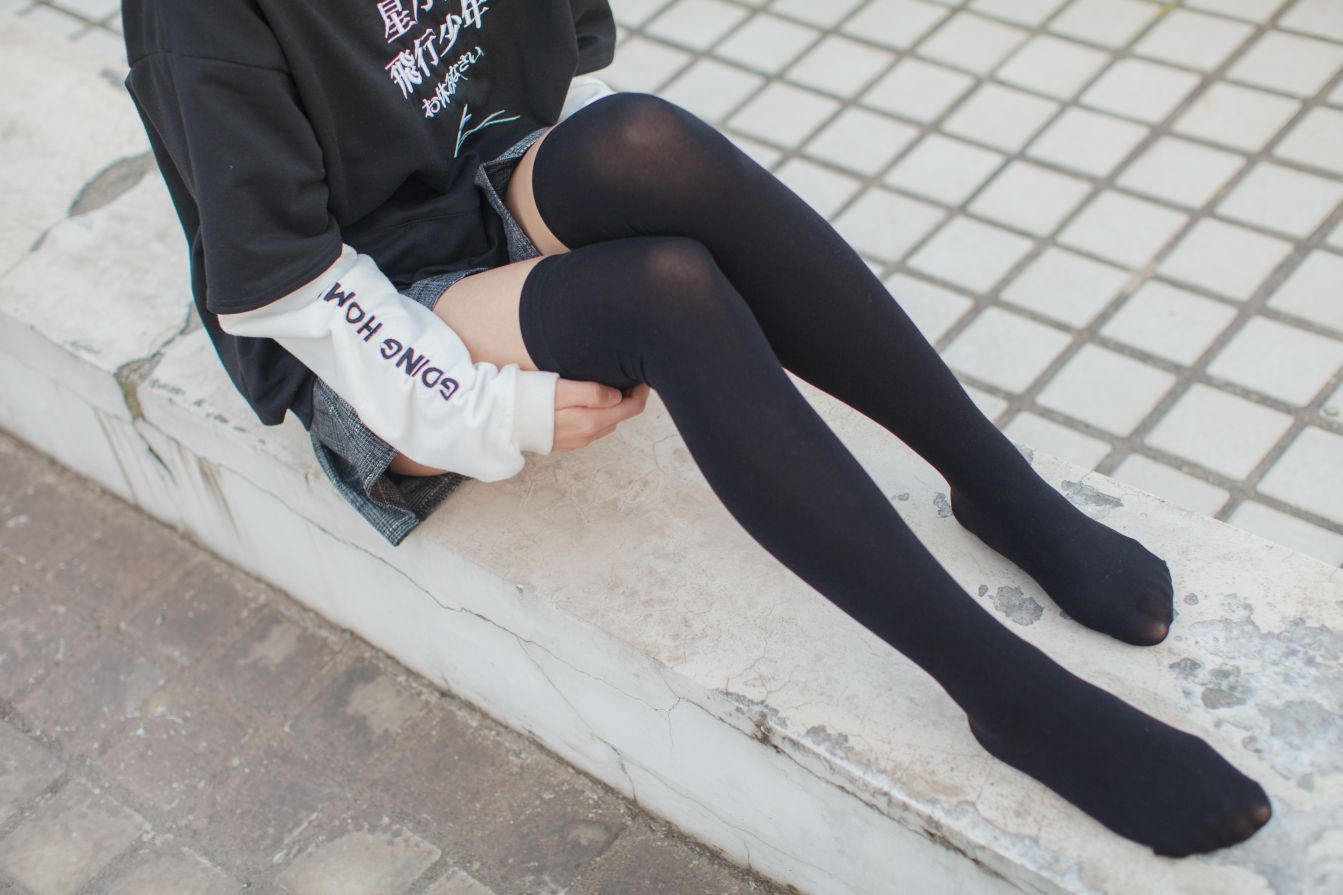 少女秩序写真-EXvol004-天台黑色过膝袜短裙47P-3475M-01-07