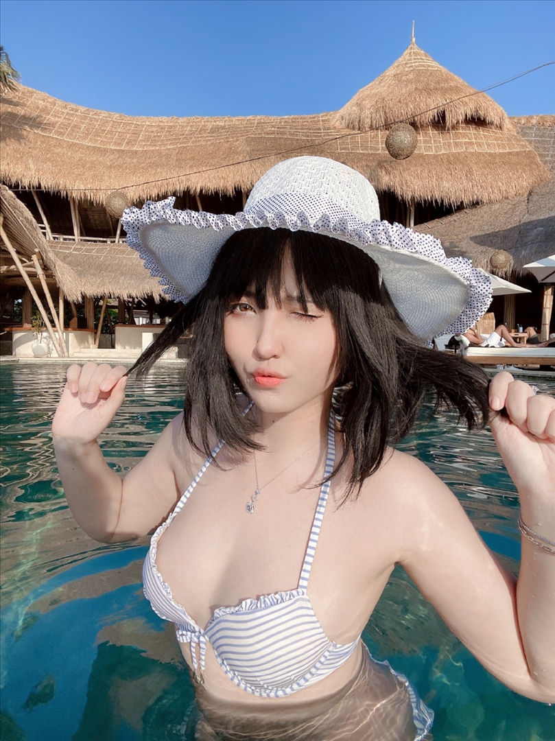 Azulacan---White-Bikini-20240819b-22P-5958-MB-08-20