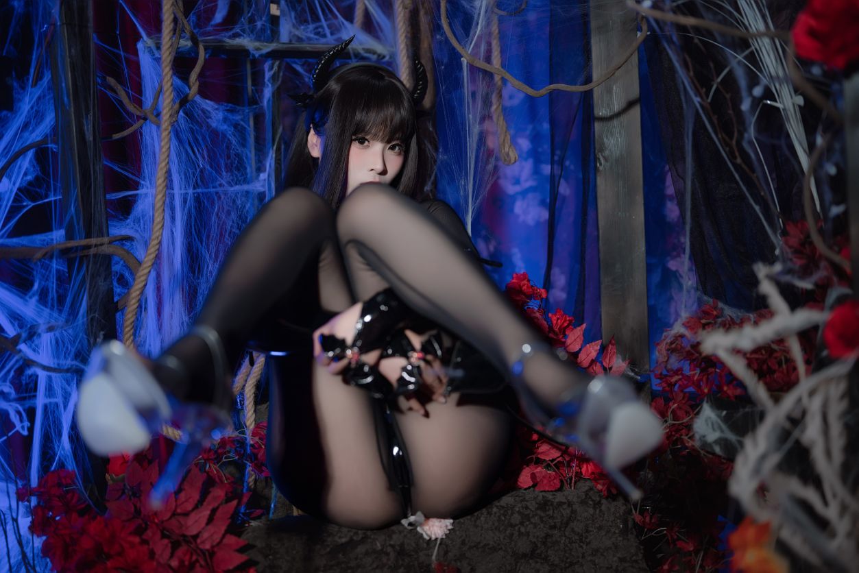 轩萧学姐---万圣节魅魔100p1v-674MB-06-16