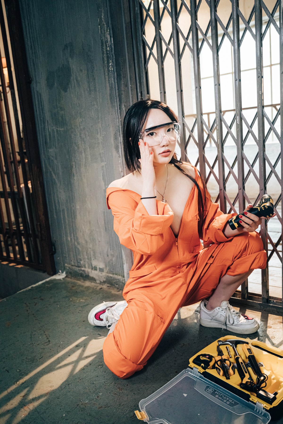 Son-Yeeun-손예은-Loozy-Where-Are-My-Tools-Full-ver-Set01-12-10