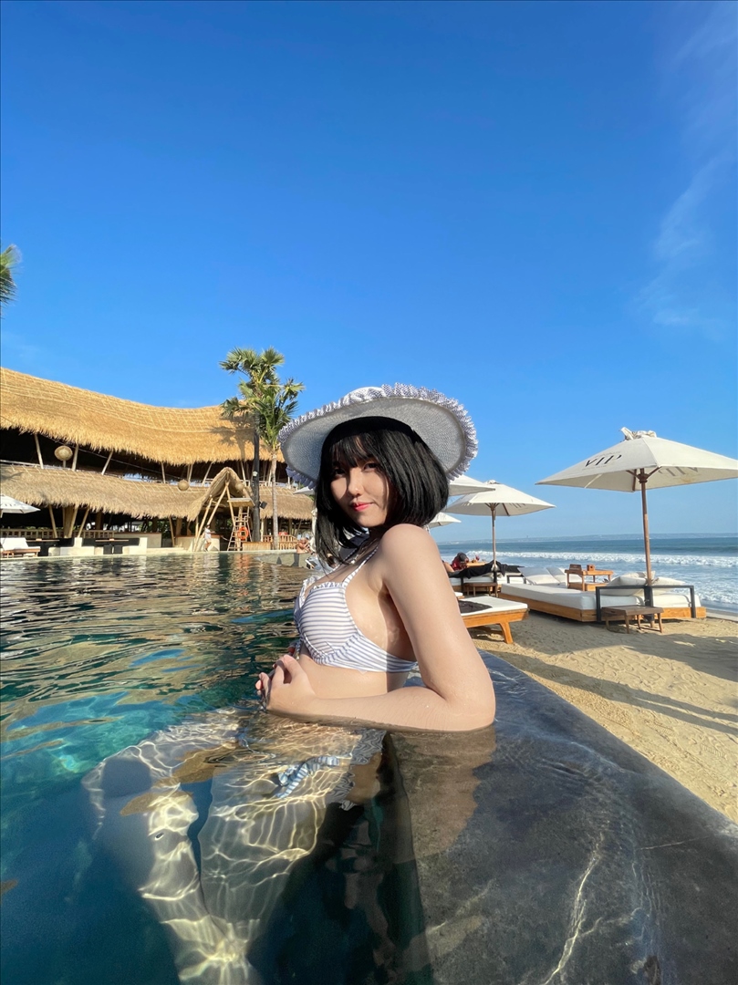 Azulacan---White-Bikini-20240819b-22P-5958-MB-08-20