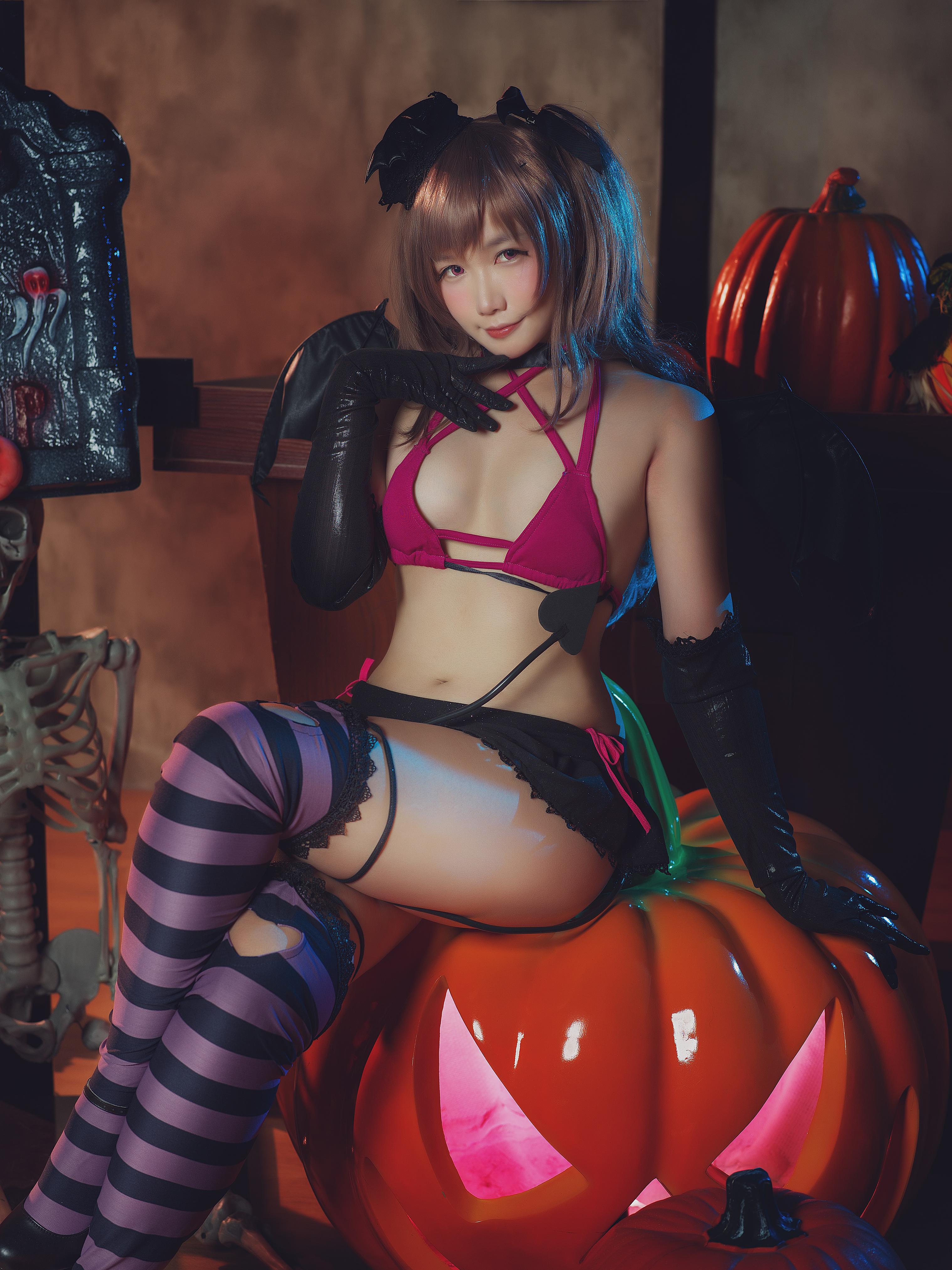 030-麻花酱---小恶魔莉莉丝-20P-148MB-08-31