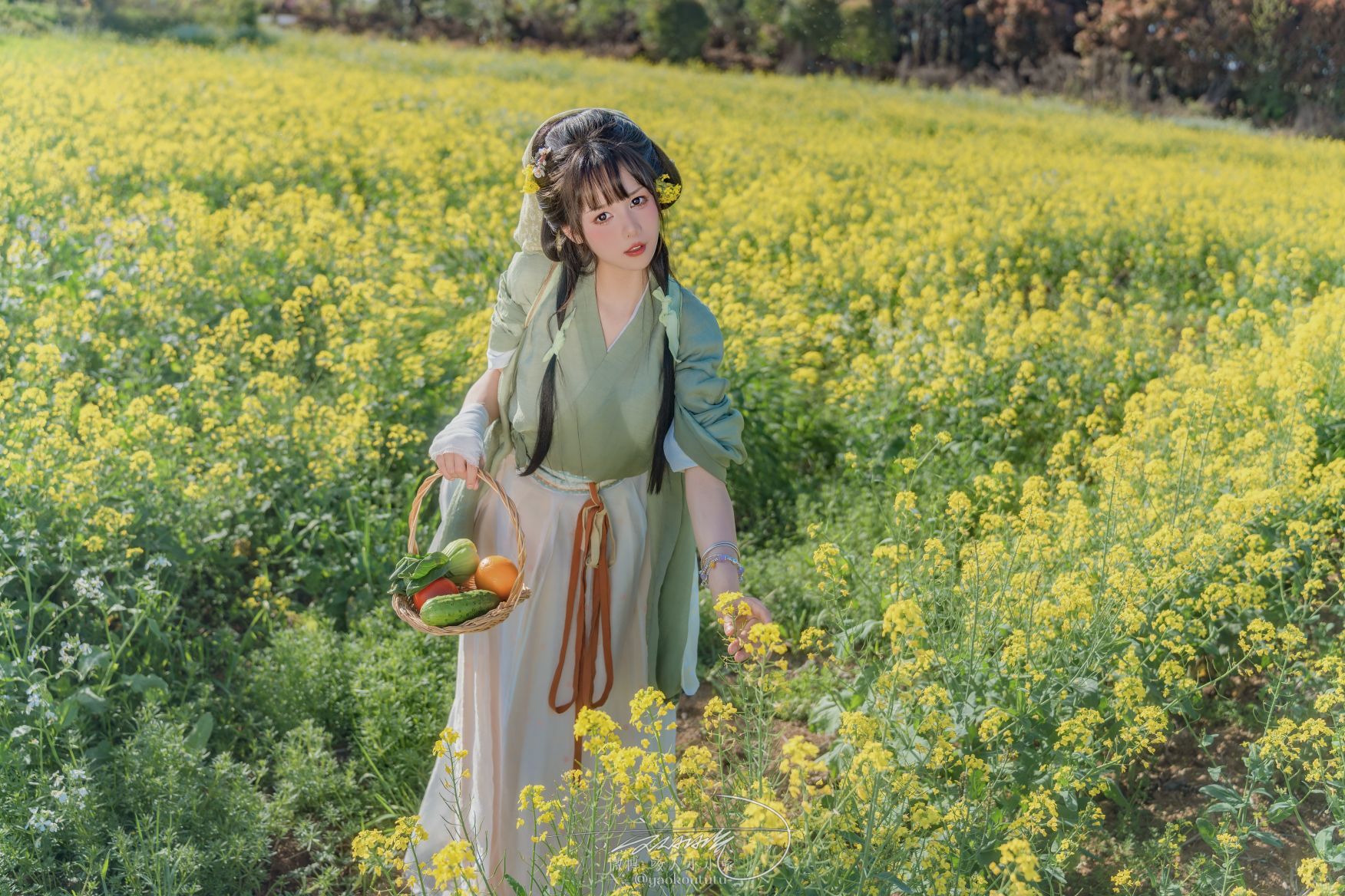 咬人小小兔-黏黏团子兔---五月作品田耕记-74P1V-181GB-06-15