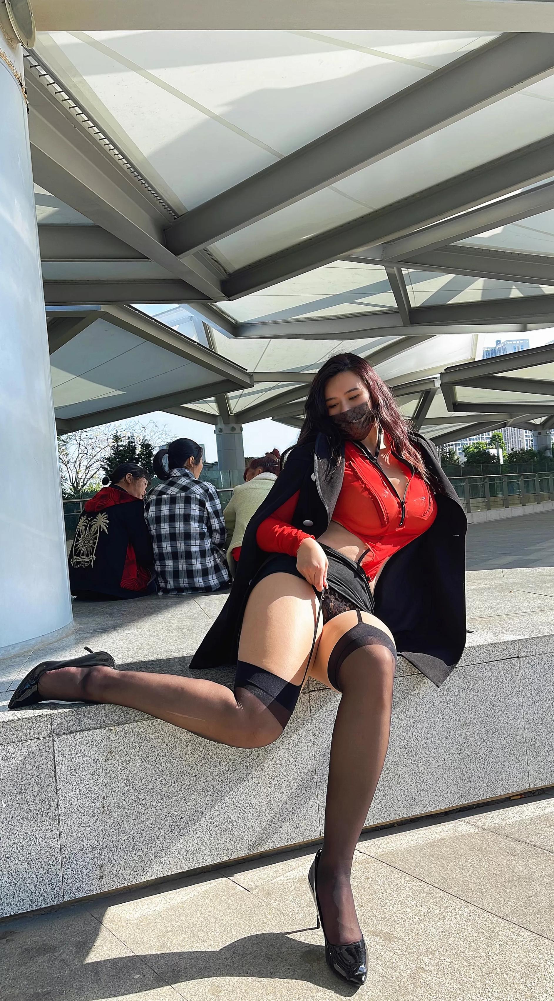 水蜜桃米米---吊带黑丝-30P-12276-MB-08-11