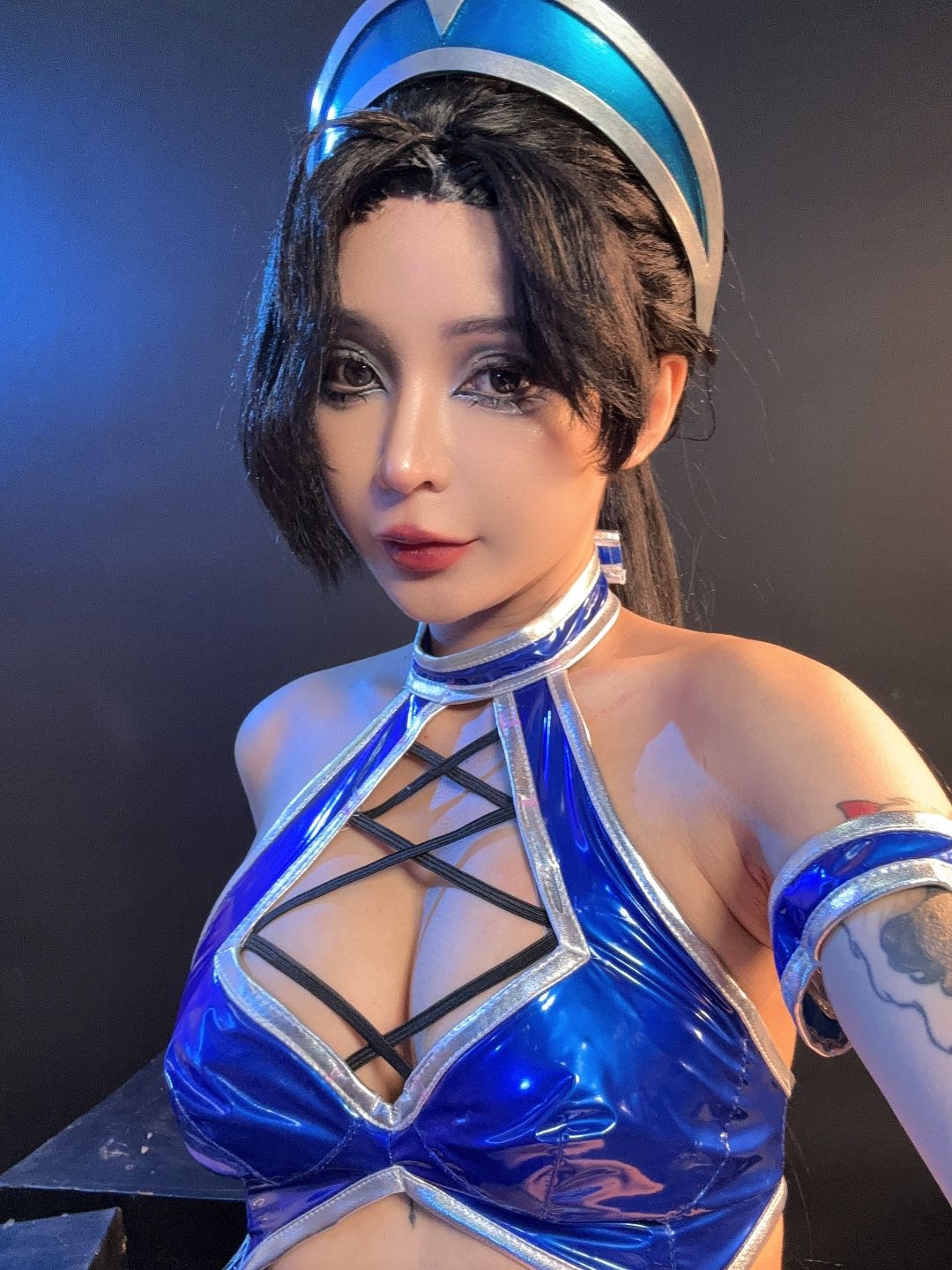 Umeko-J-cosplay-Kitana---Mortal-Kombat-04-14