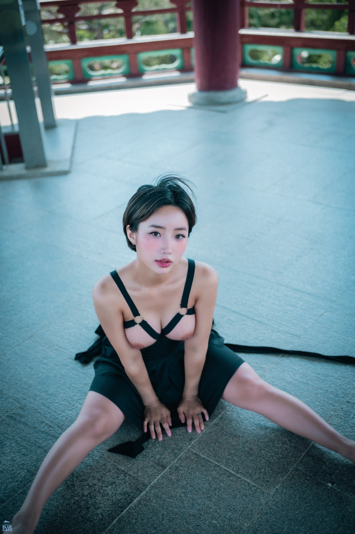 Booty-Queen-BLUECAKE-Walk-in-The-Park-Set02-11-19