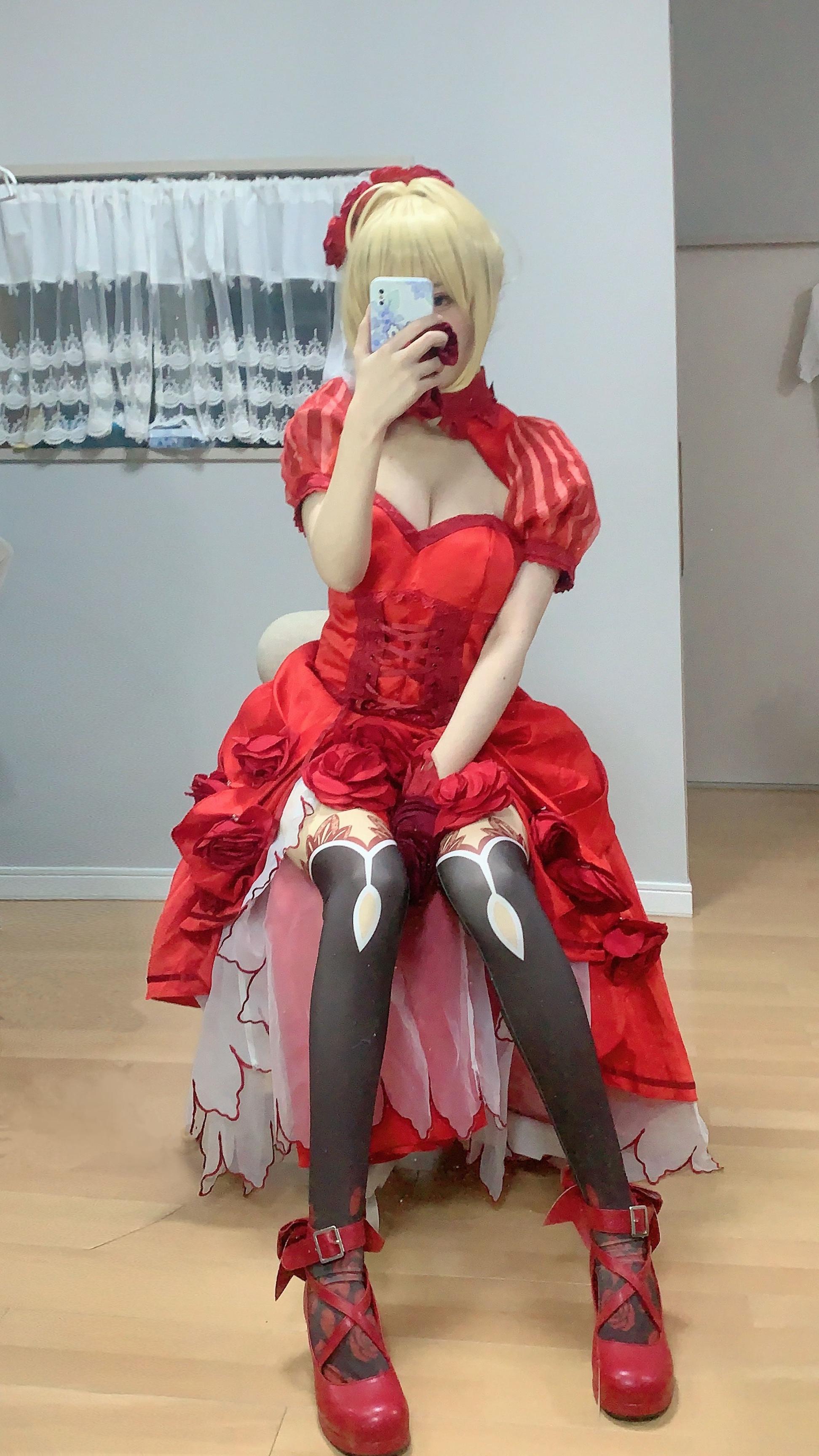 038-千阳快起床---尼禄红礼服-11P-2383-MB-08-27