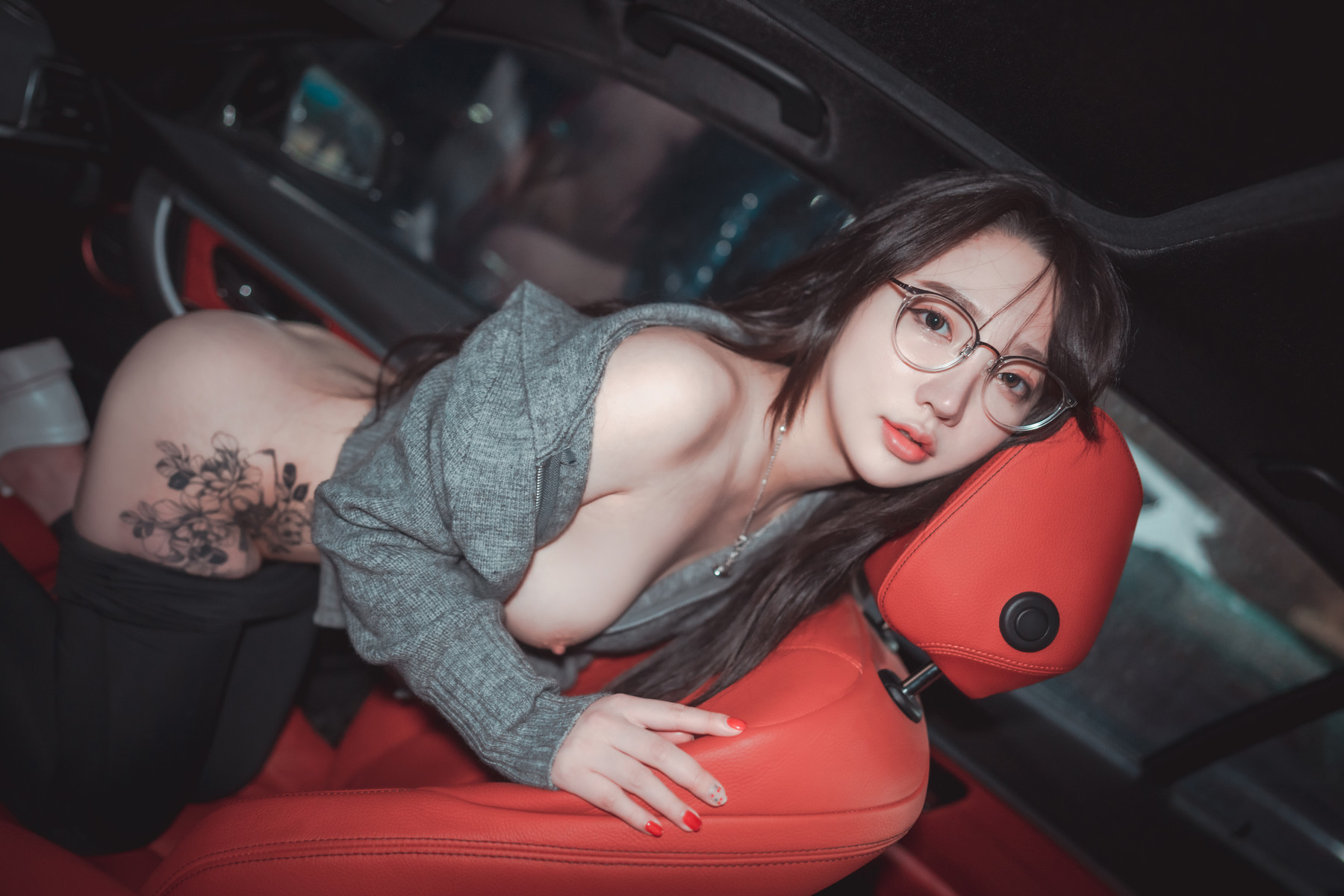 Son-Yeeun-손예은-DJAWA-Drive-My-Car-10-15