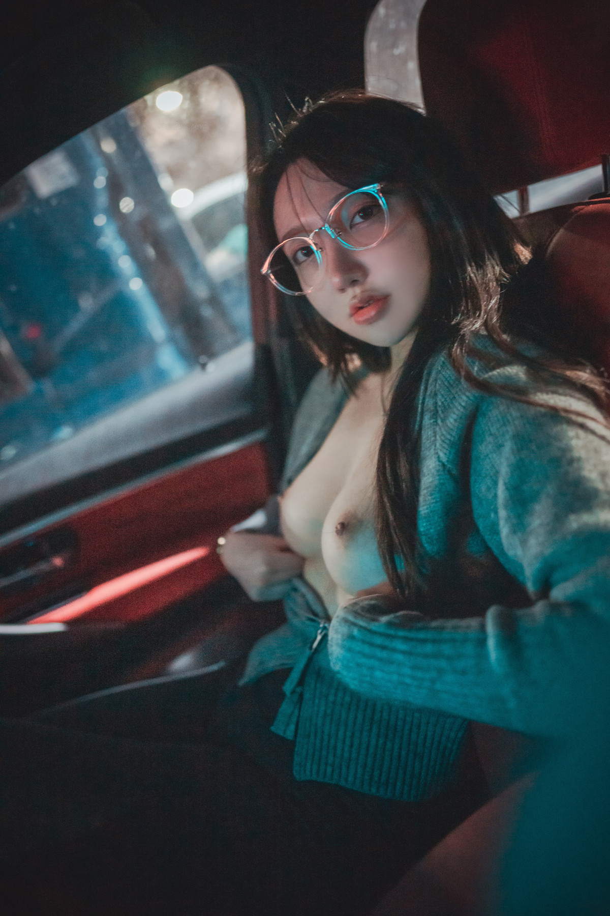Son-Yeeun-손예은-DJAWA-Drive-My-Car-10-15