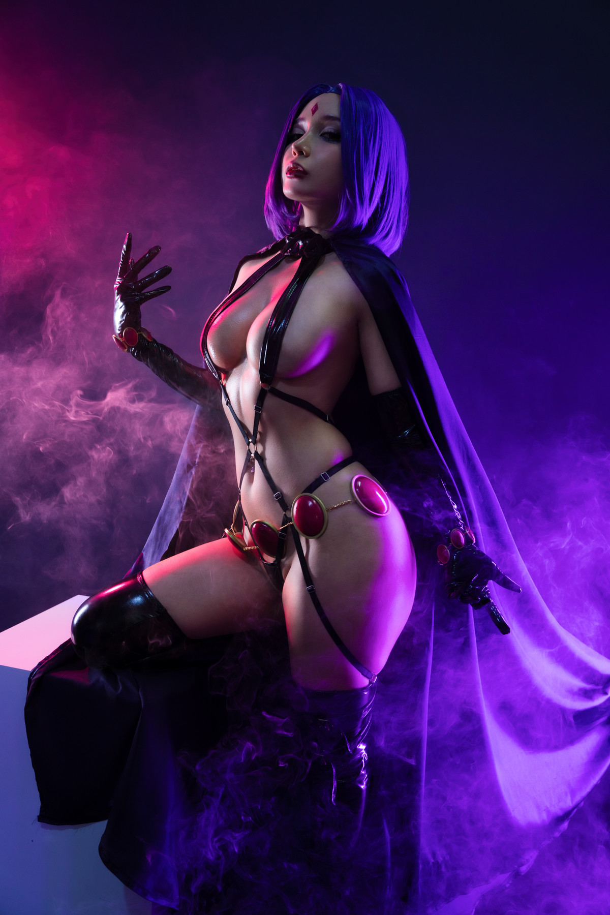 Cosplay-UmekoJ-Raven-Latex-Lingerie-Set01-02-11