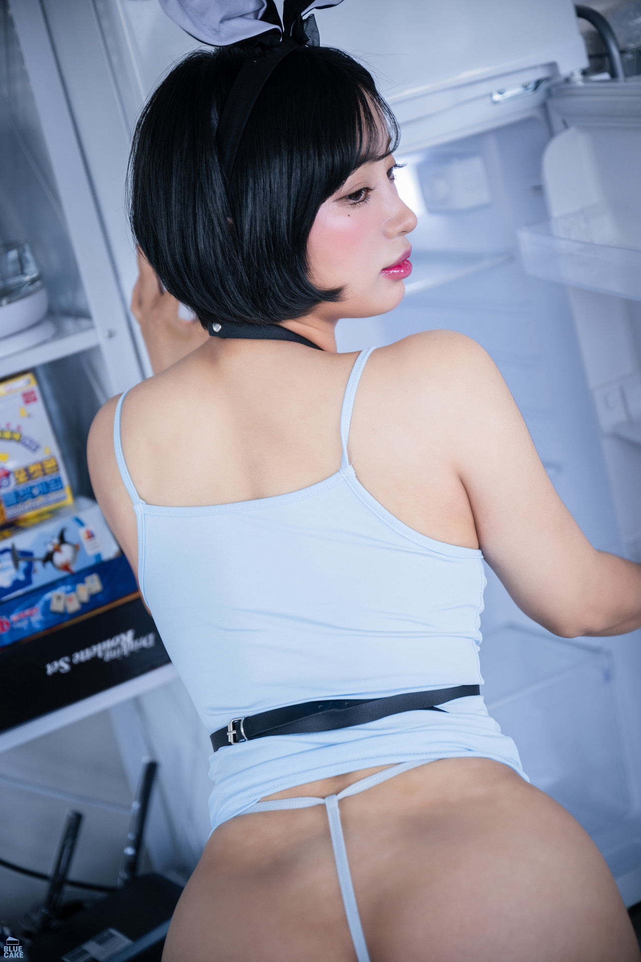 Booty-Queen-BLUECAKE-Rabbit-Sky-RED-11-25