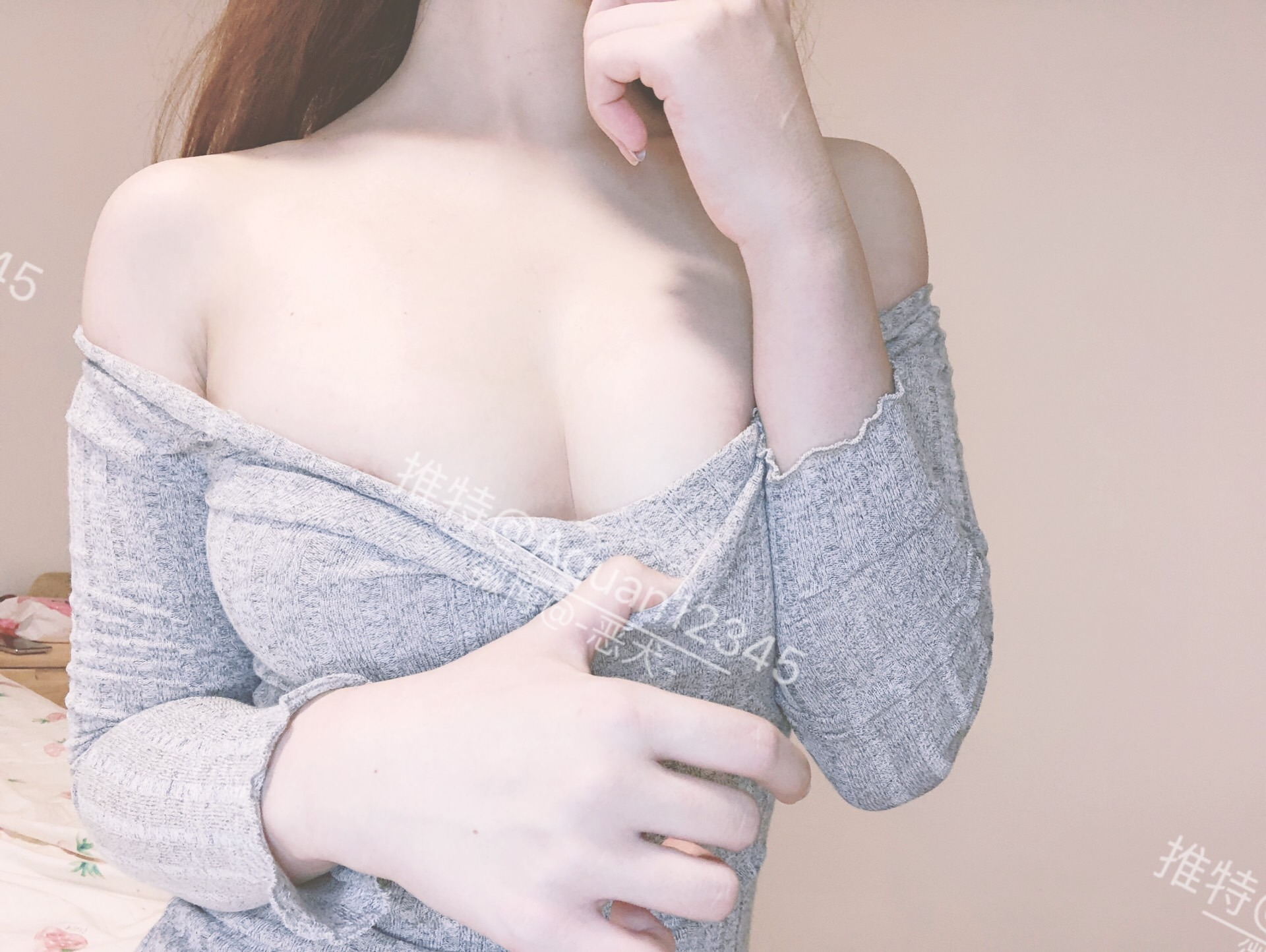 恶犬---灰色包臀针织衫-06-25