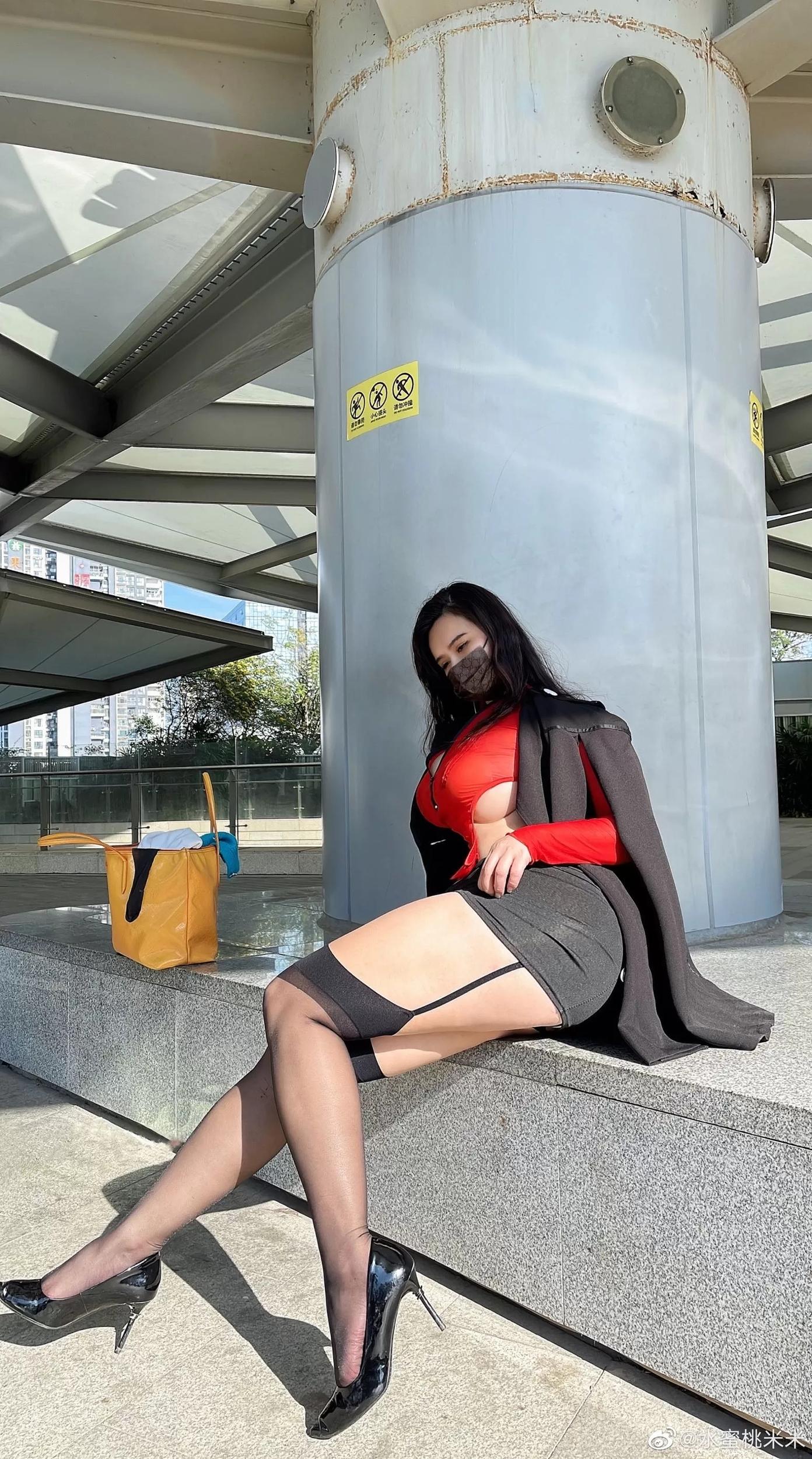 水蜜桃米米---吊带黑丝-30P-12276-MB-08-11