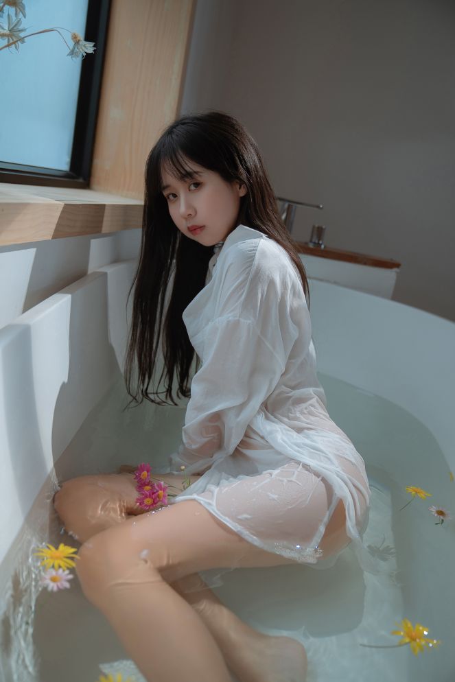 萌芽儿o0-浴缸-72P-1760MB-03-19